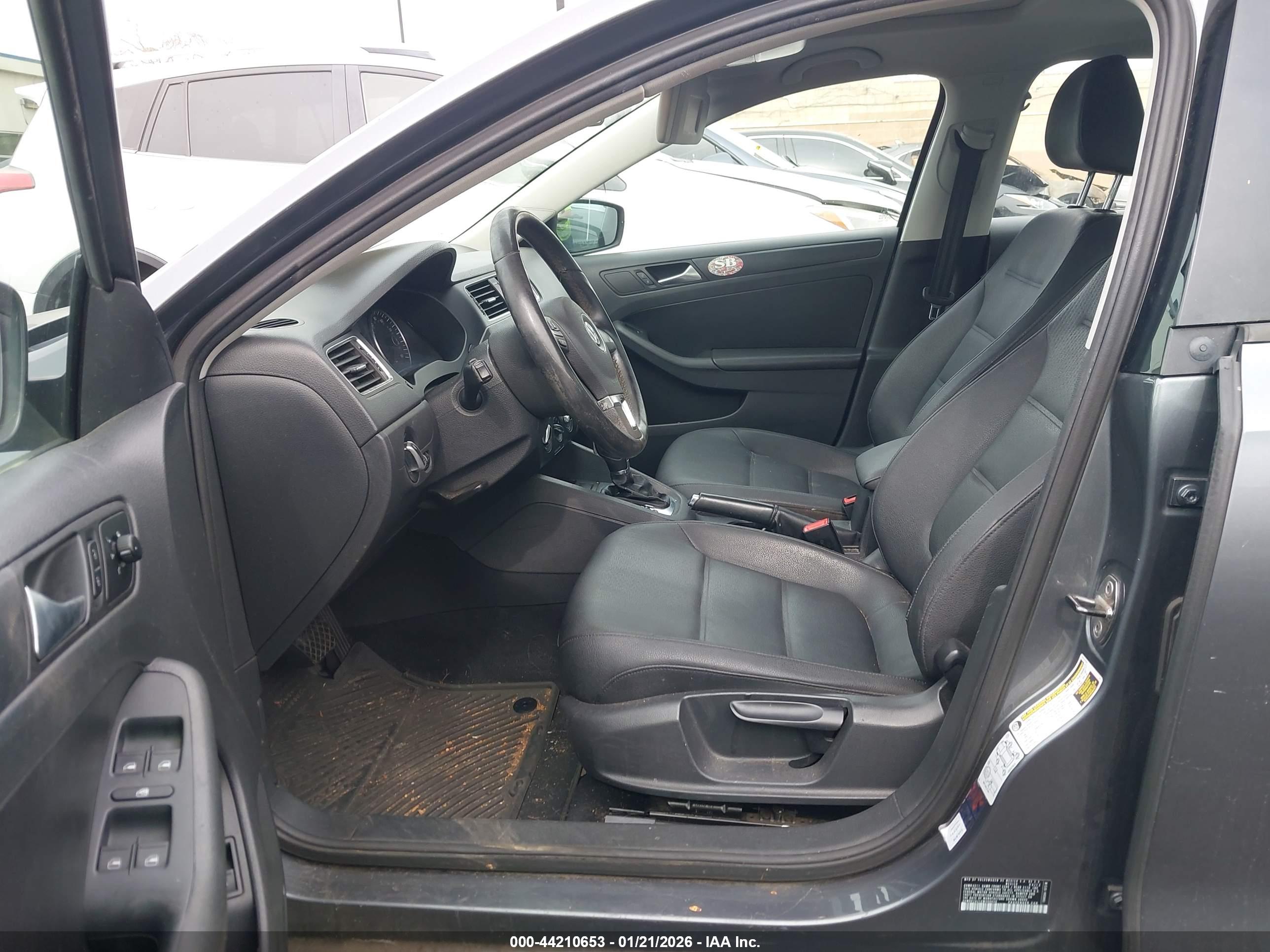 VOLKSWAGEN JETTA image 5