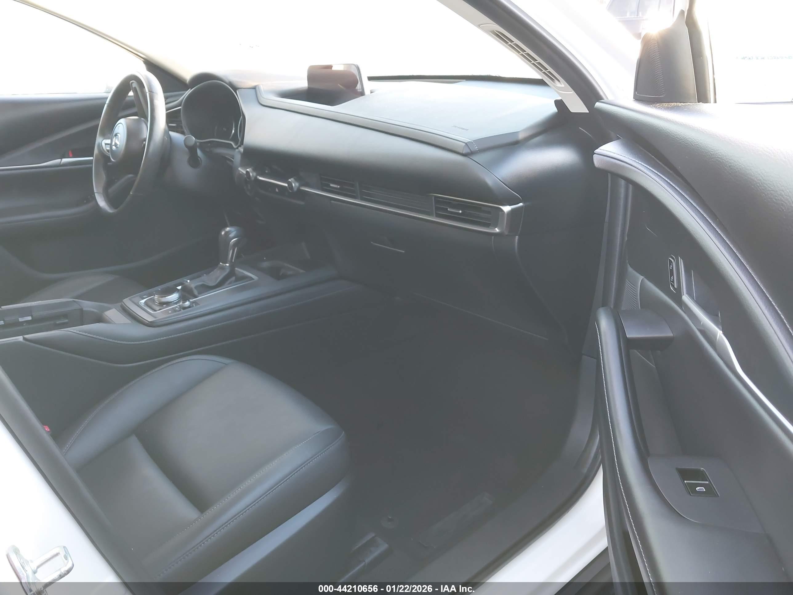 MAZDA CX-30 image 5