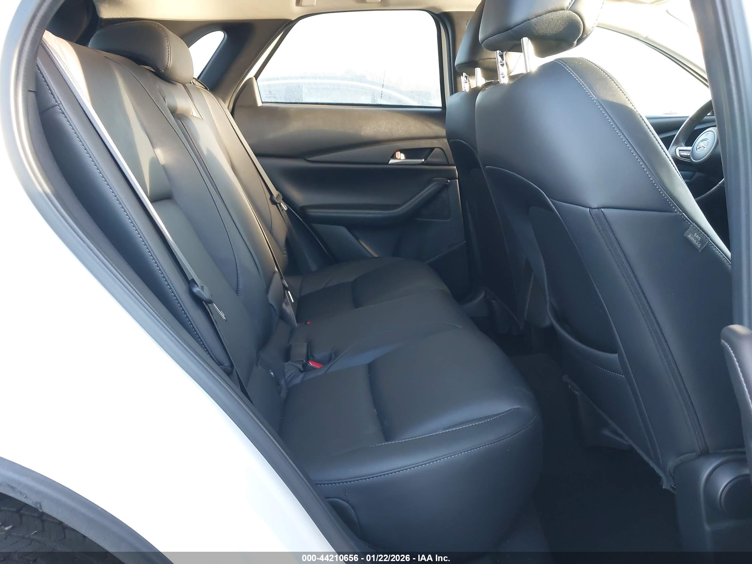 MAZDA CX-30 image 8