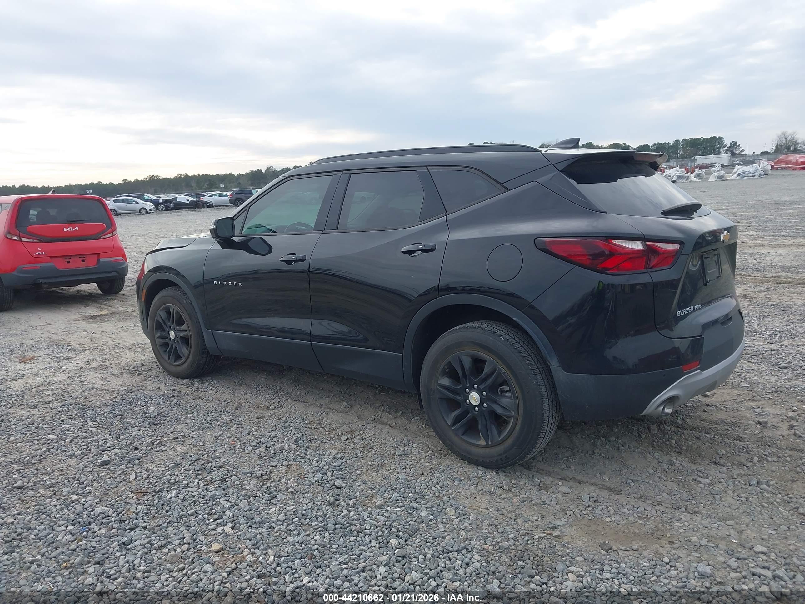 CHEVROLET BLAZER image 3