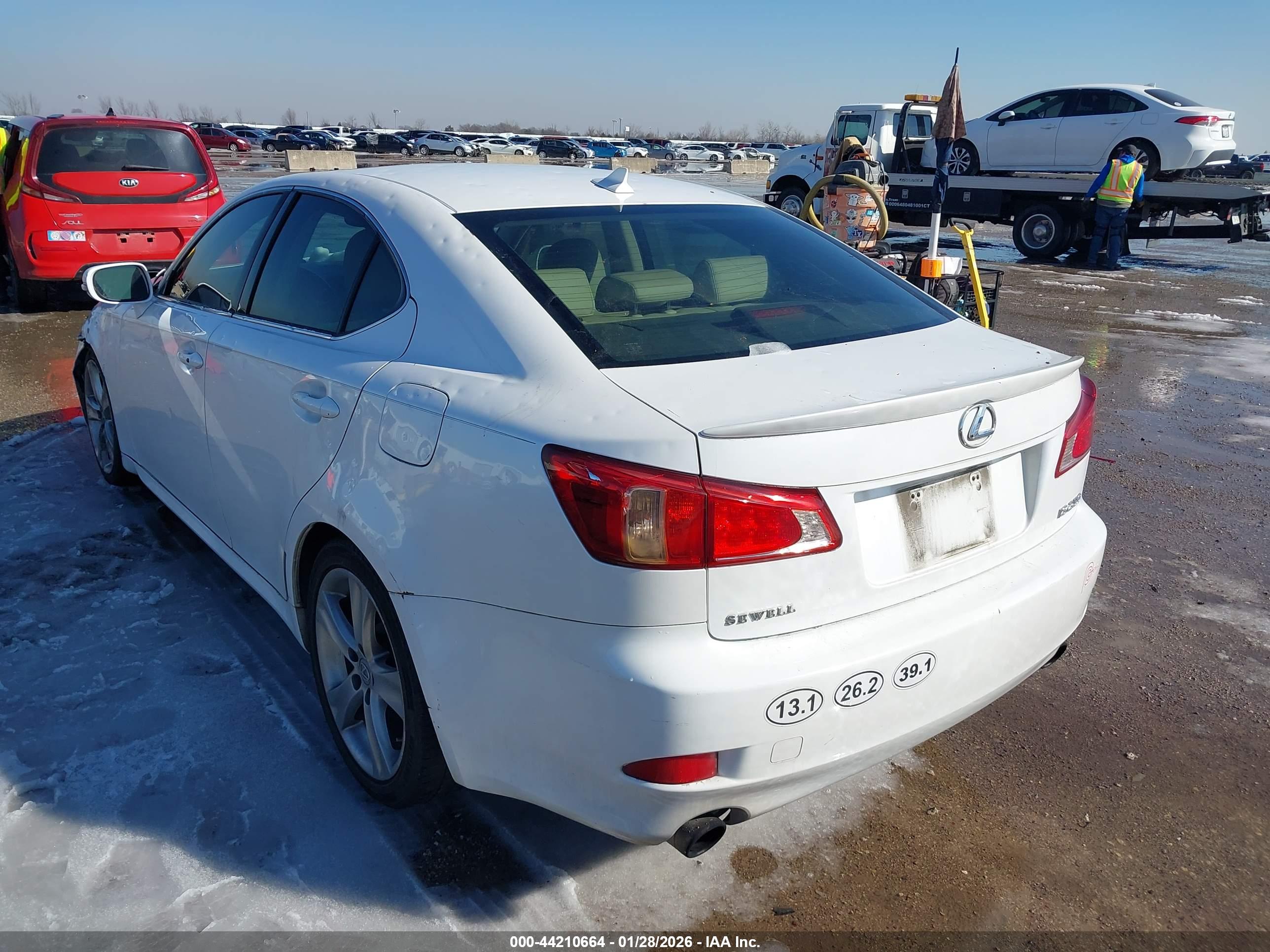LEXUS IS image 3