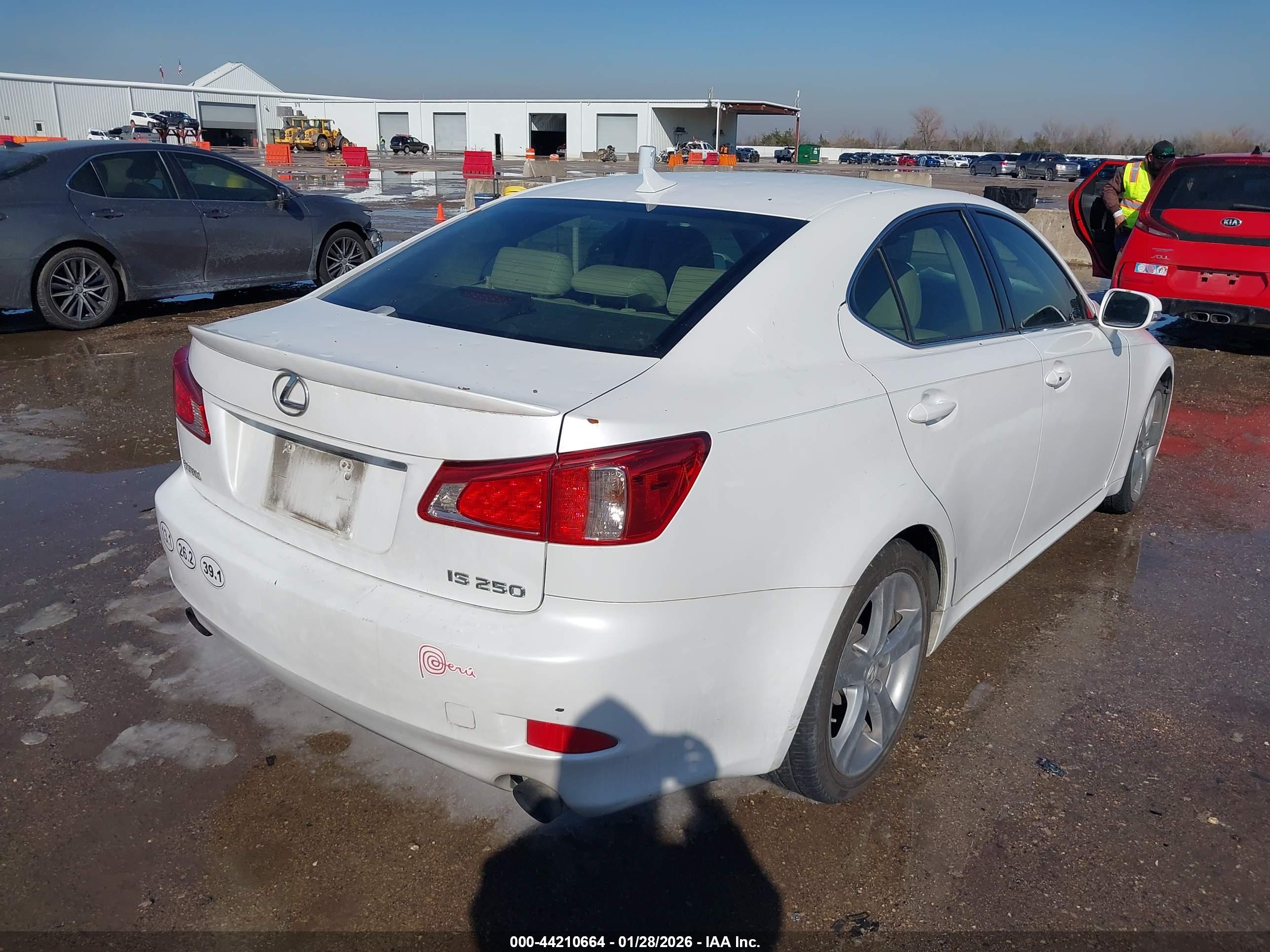 LEXUS IS image 4