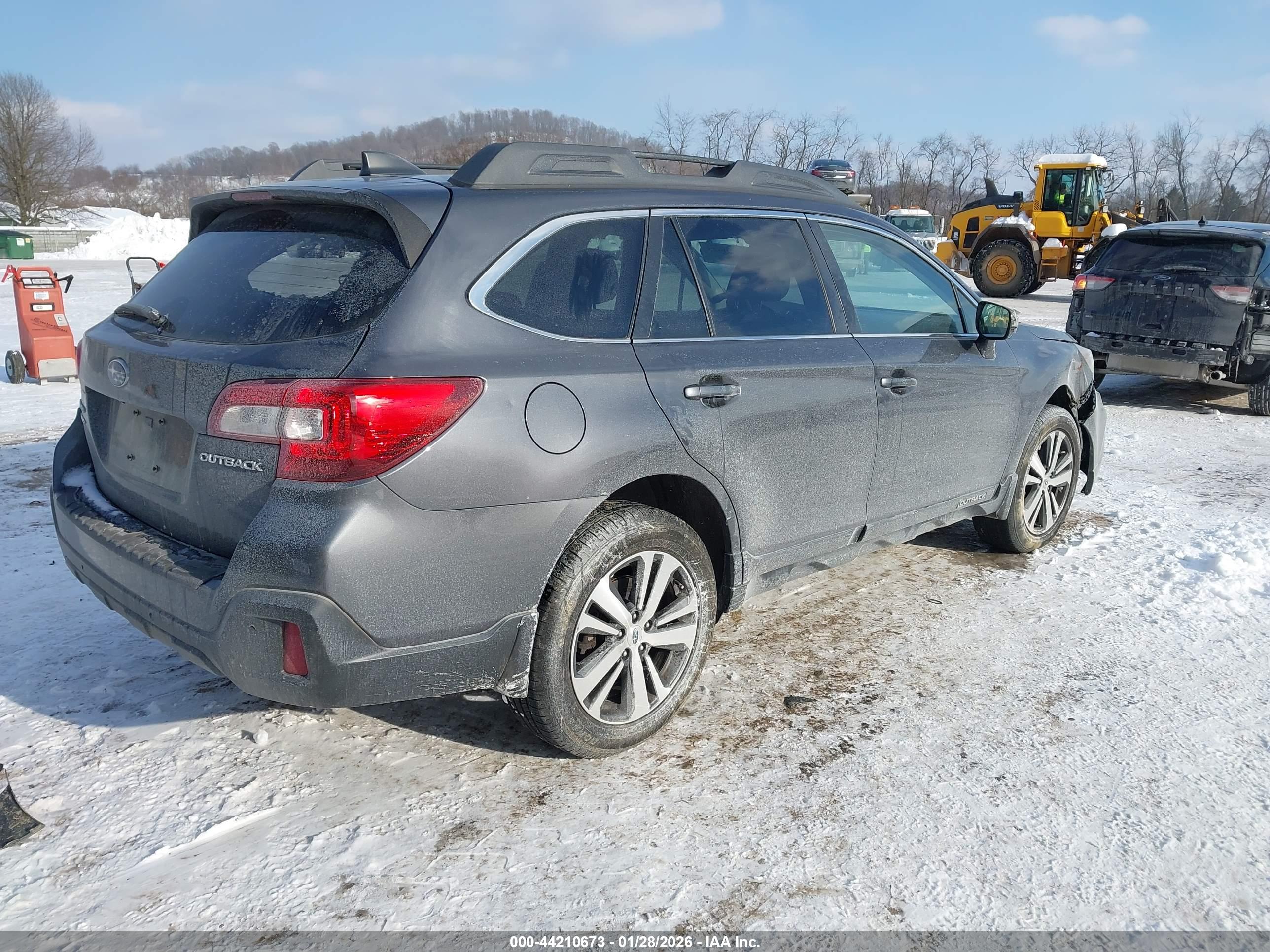 SUBARU OUTBACK image 4