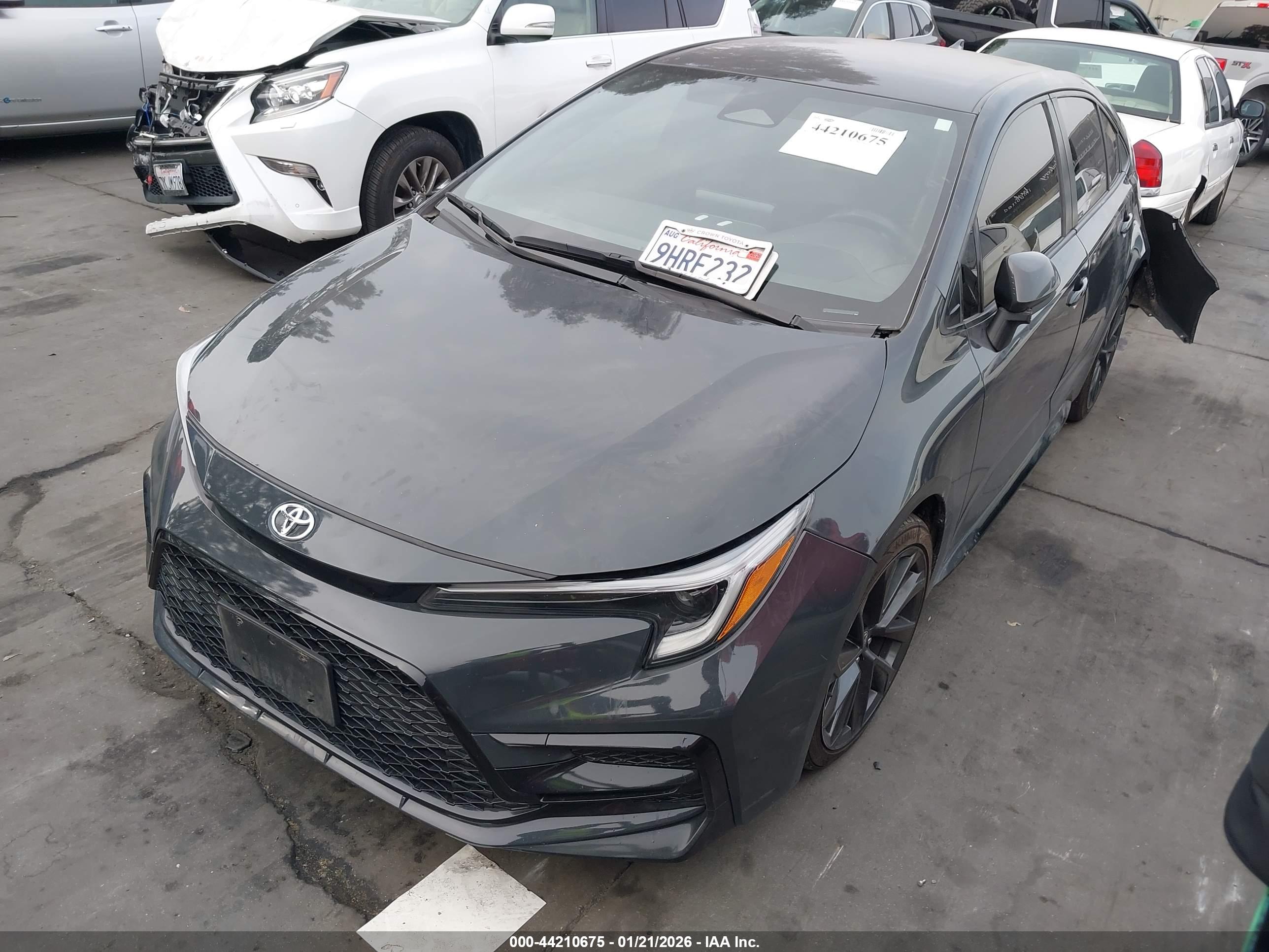 TOYOTA COROLLA image 2