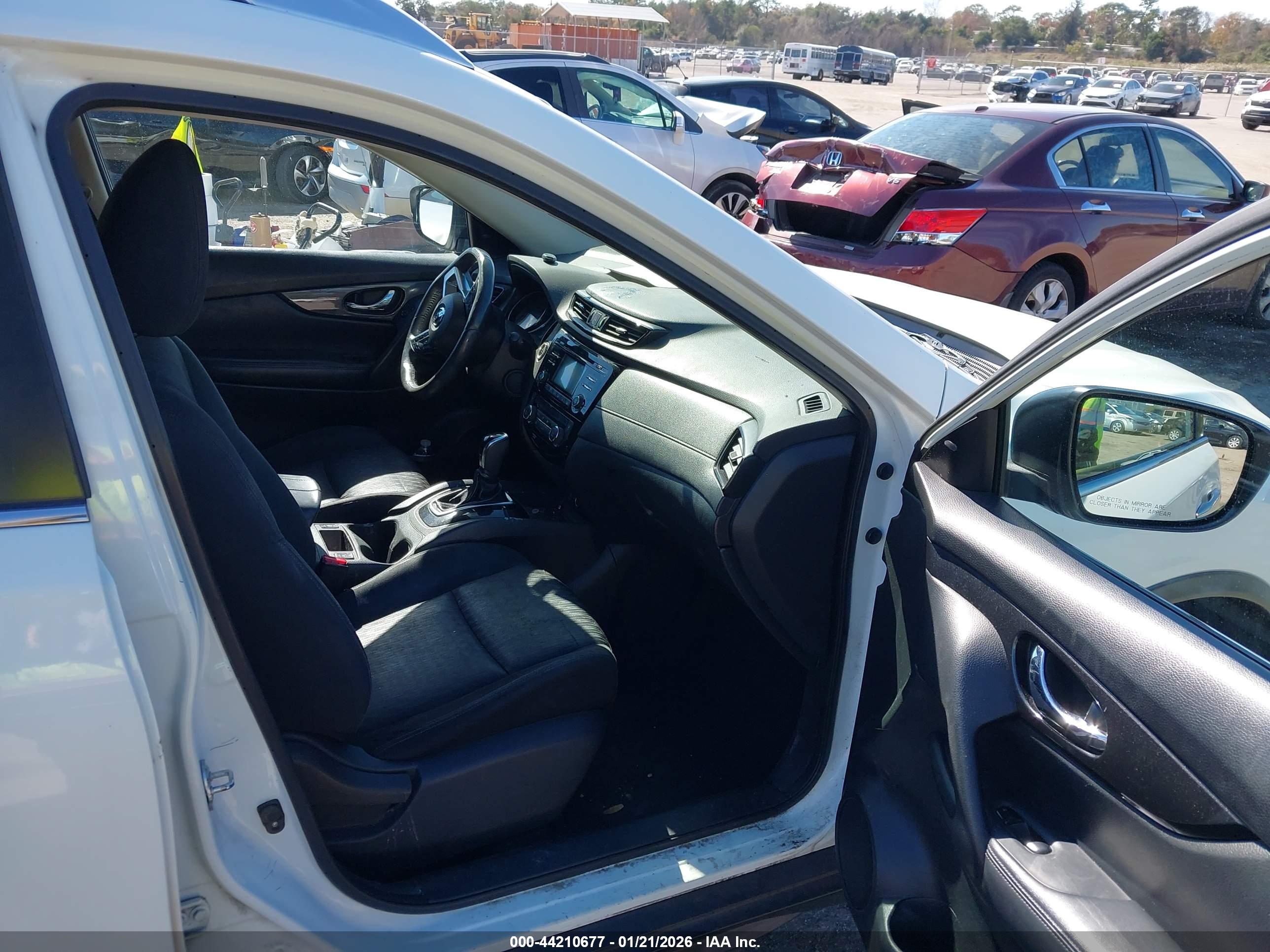NISSAN ROGUE image 5