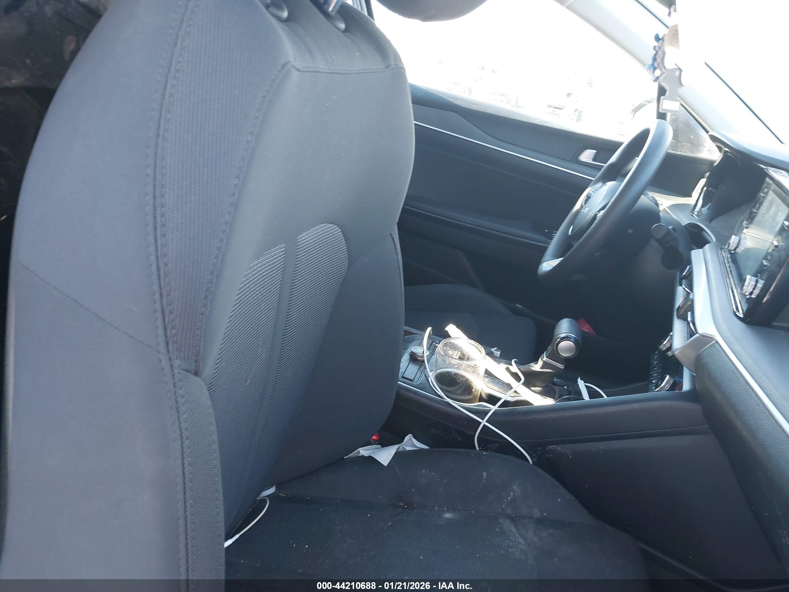 KIA K5 image 5