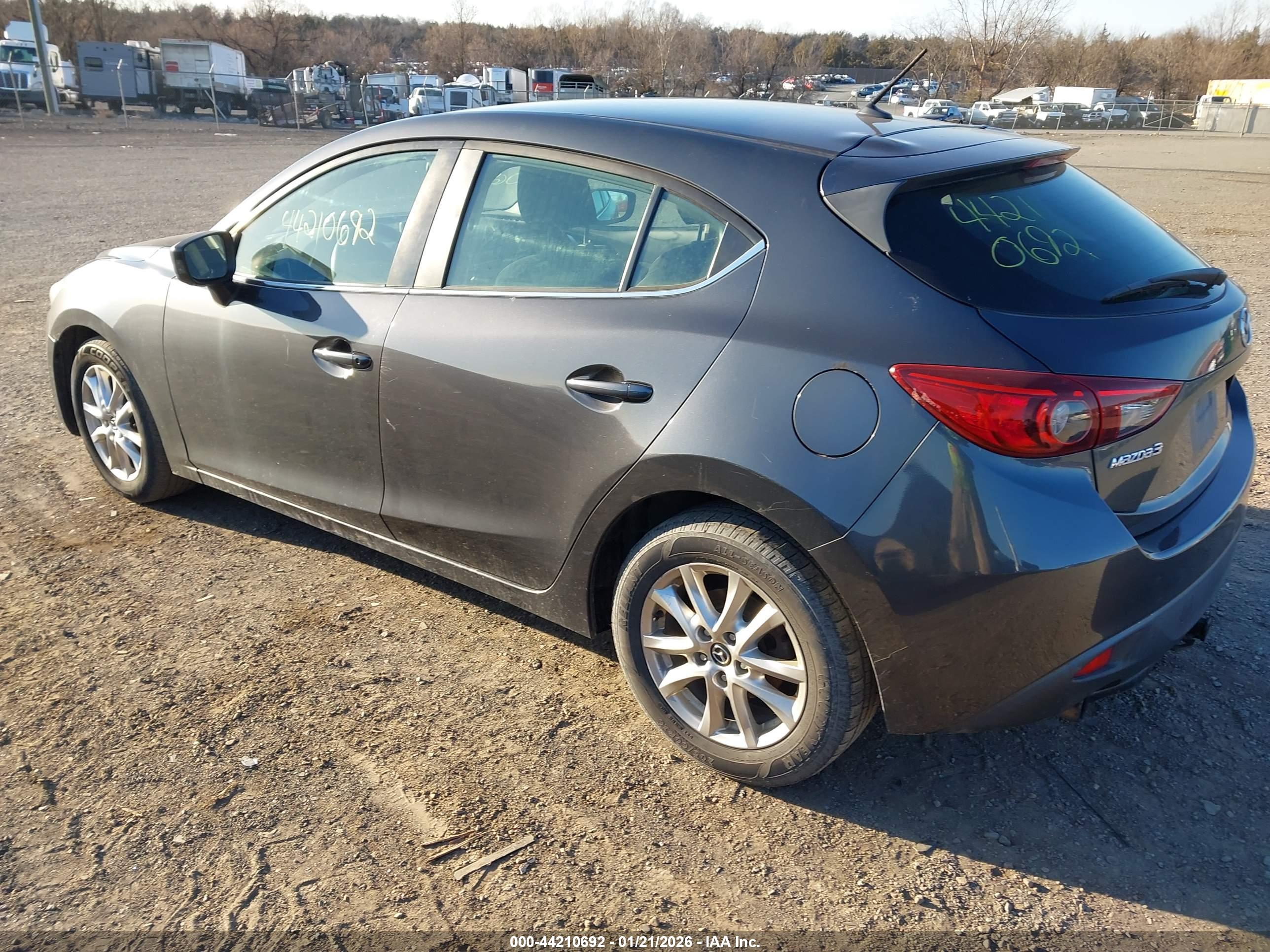 MAZDA MAZDA3 image 3