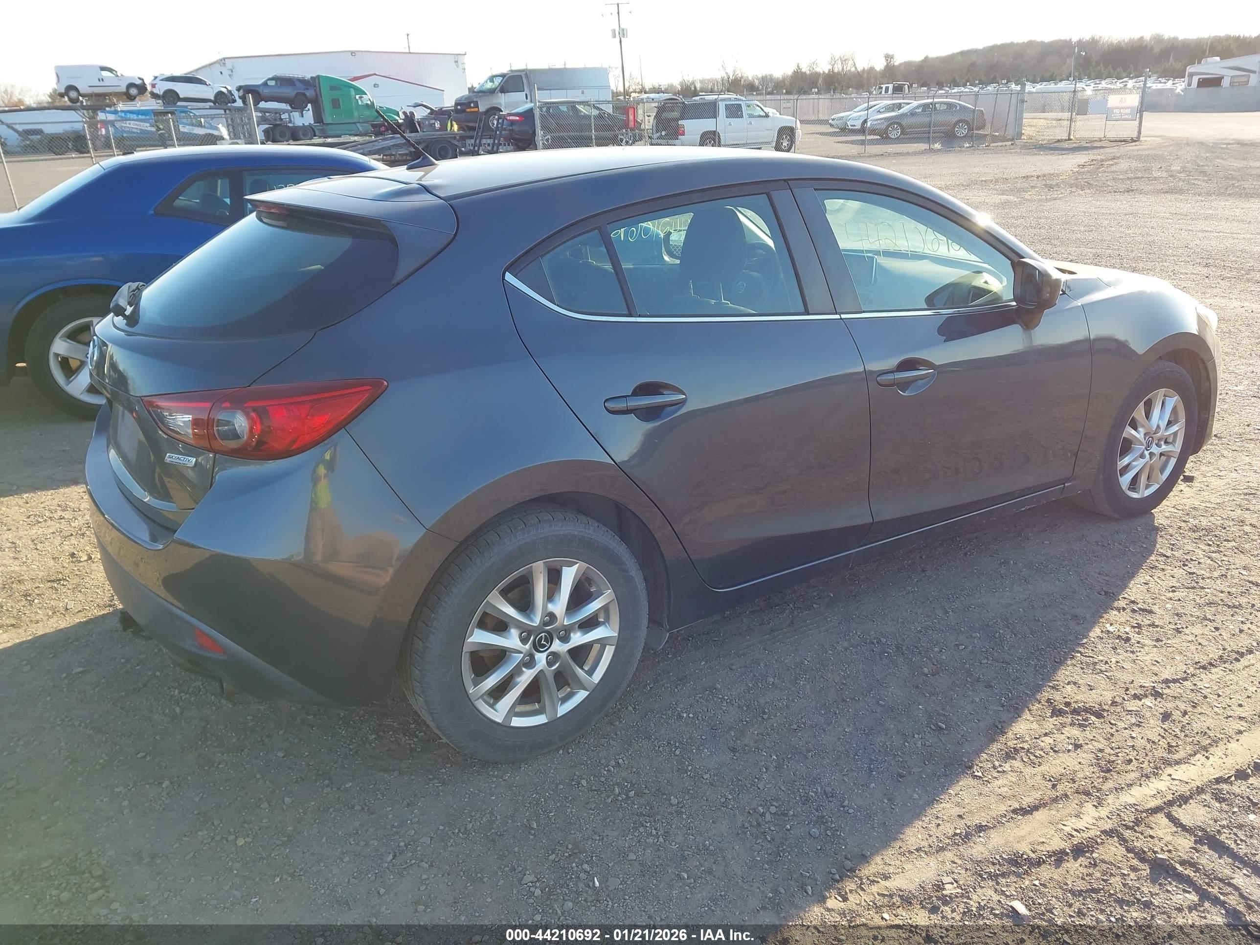 MAZDA MAZDA3 image 4