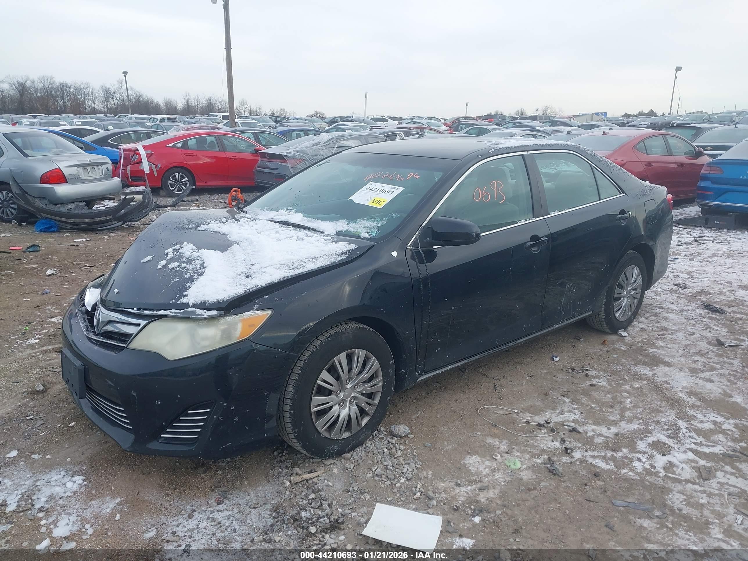 TOYOTA CAMRY image 2