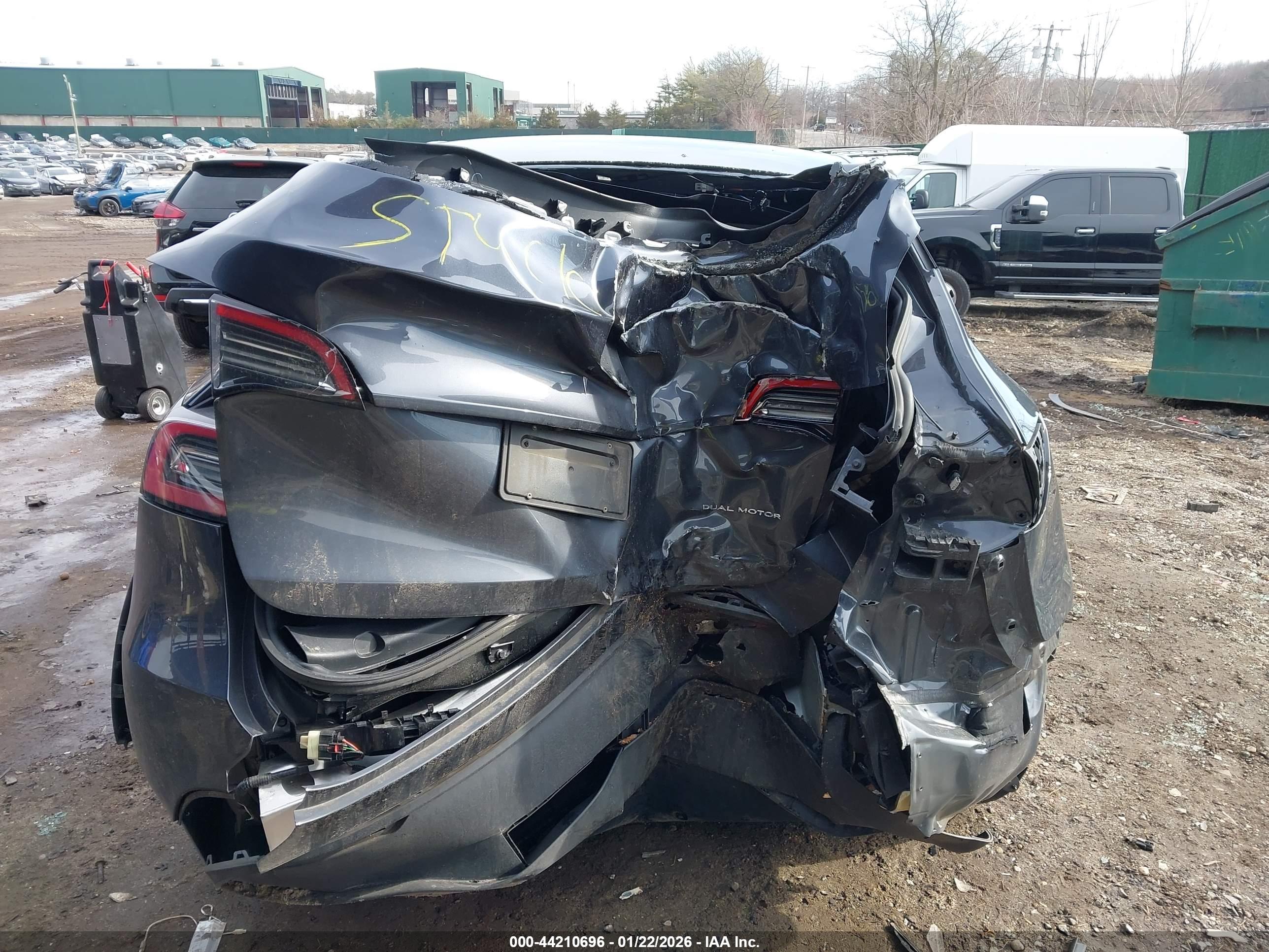 TESLA MODEL image 6