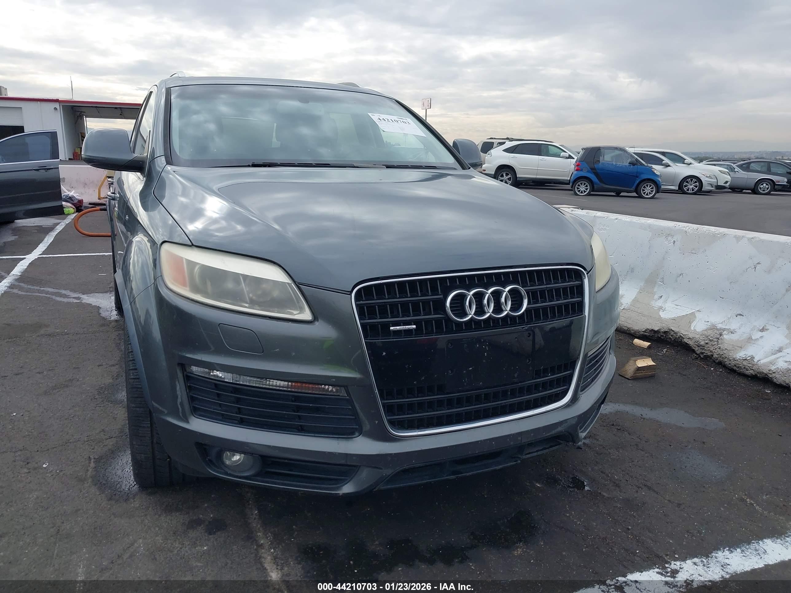 AUDI Q7 image 6