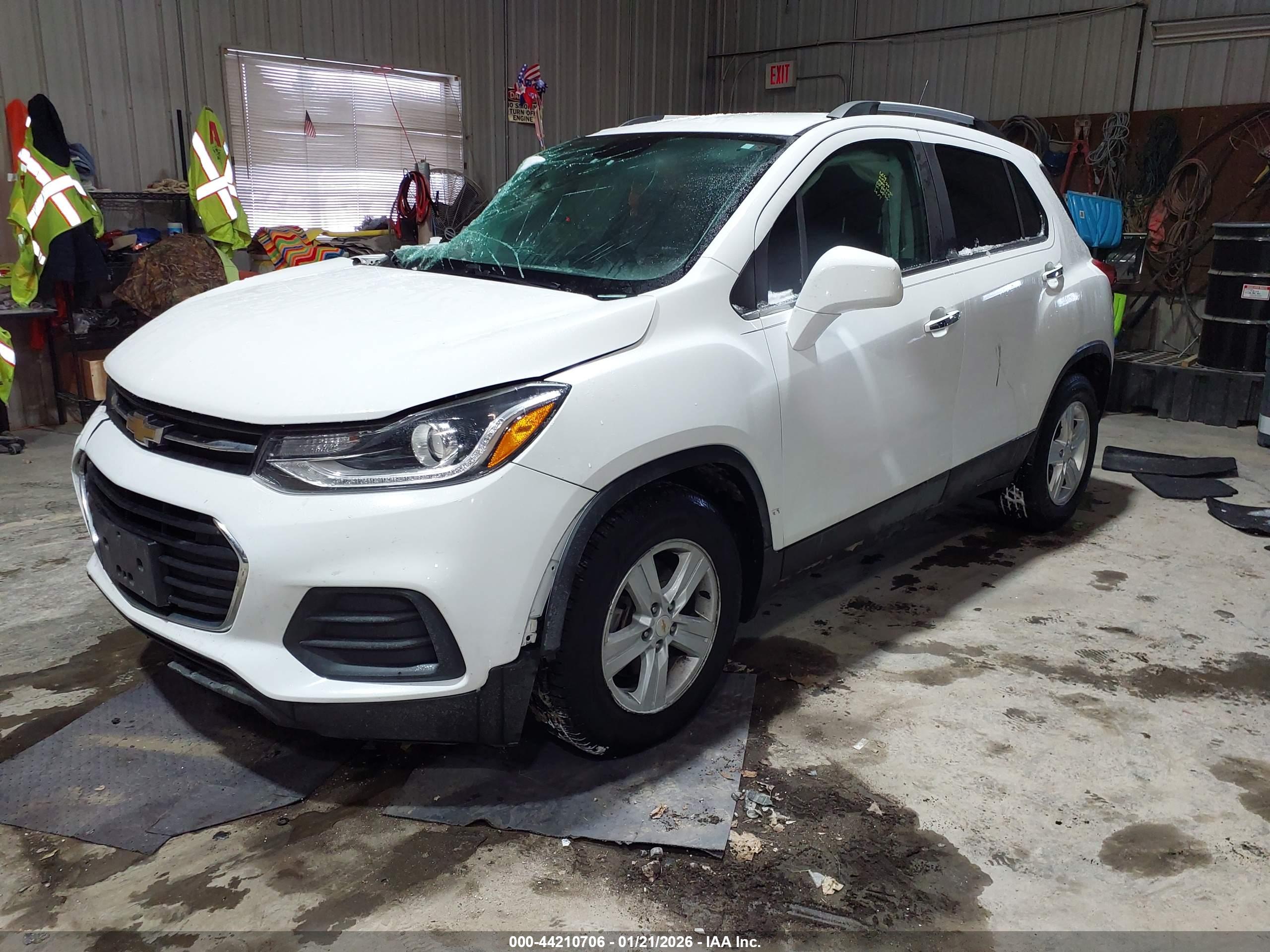 CHEVROLET TRAX image 2
