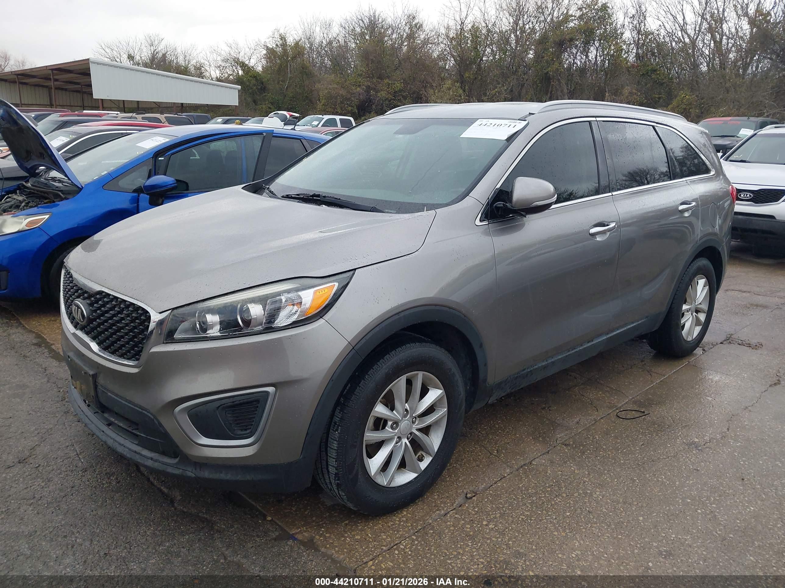 KIA SORENTO image 2