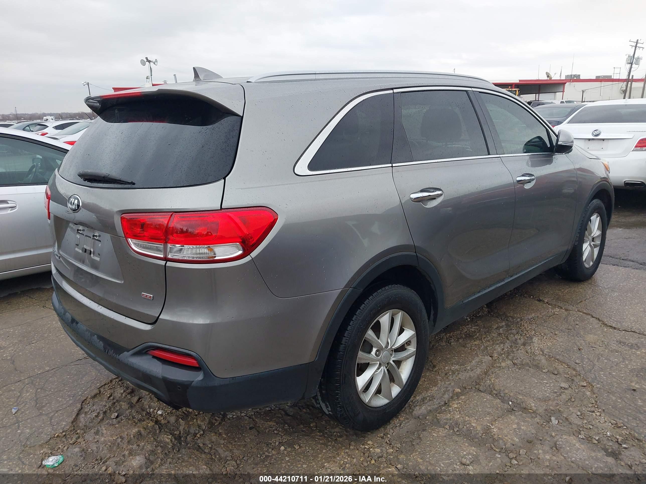 KIA SORENTO image 4