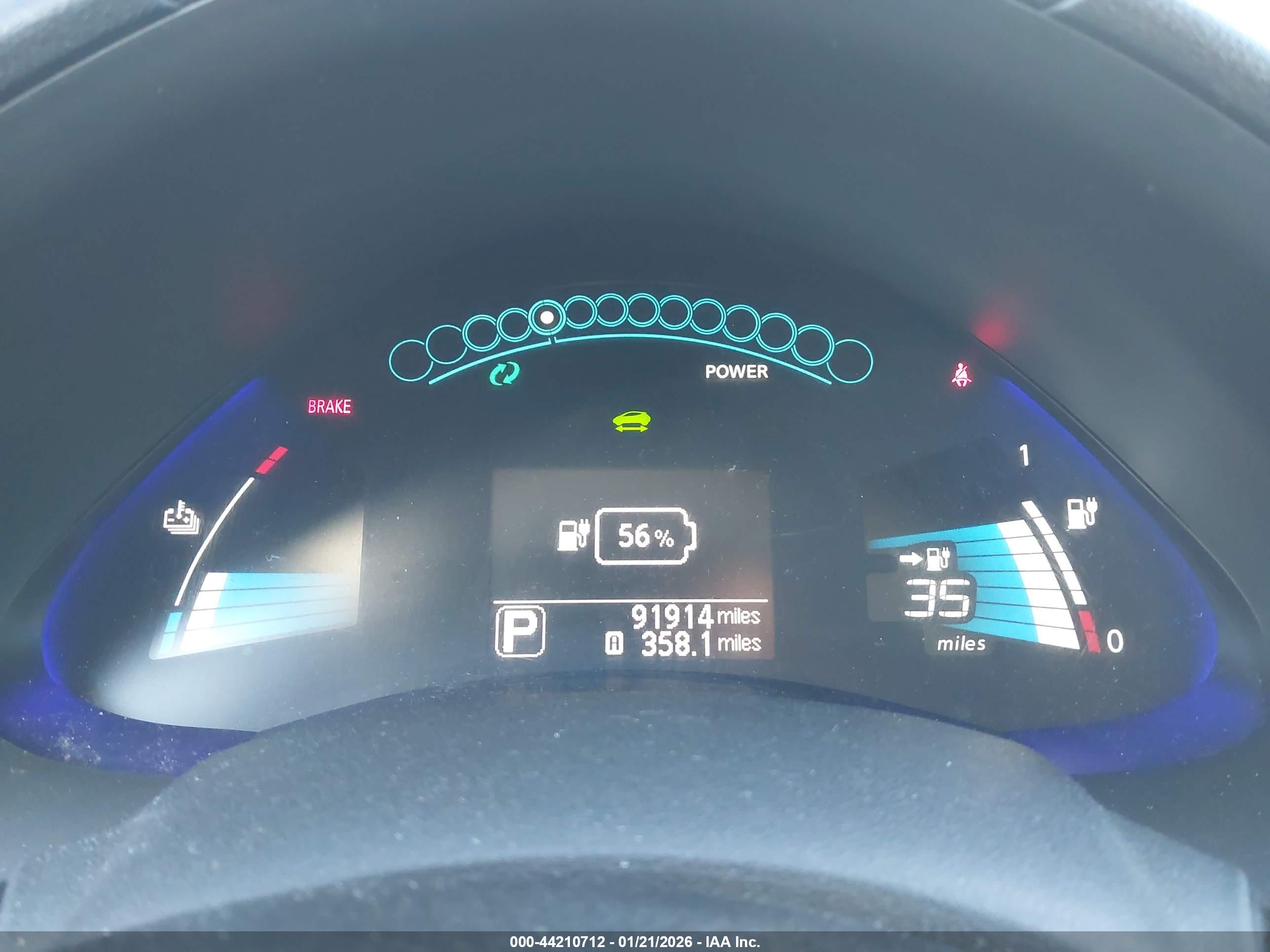 NISSAN LEAF image 7
