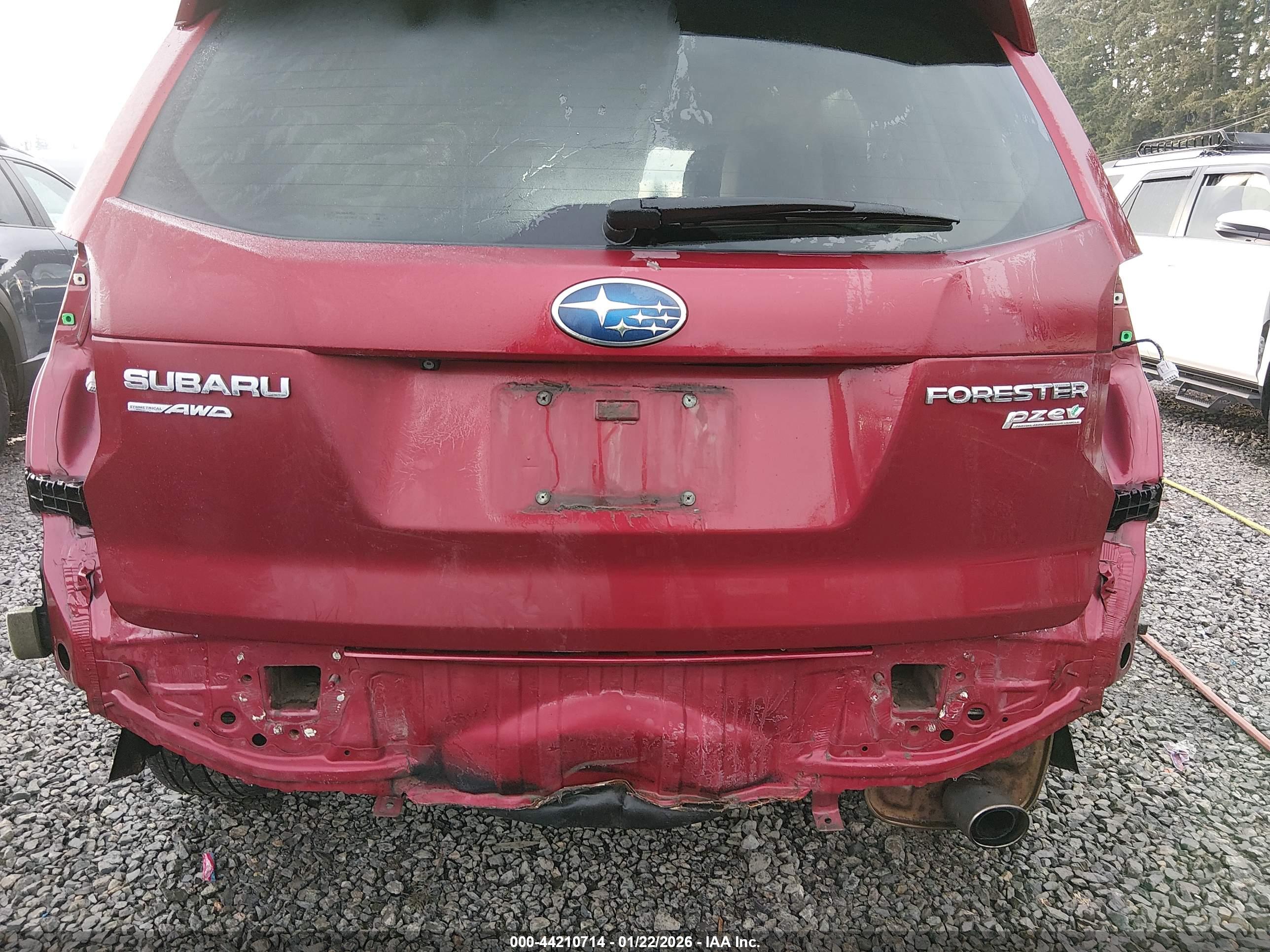 SUBARU FORESTER image 6