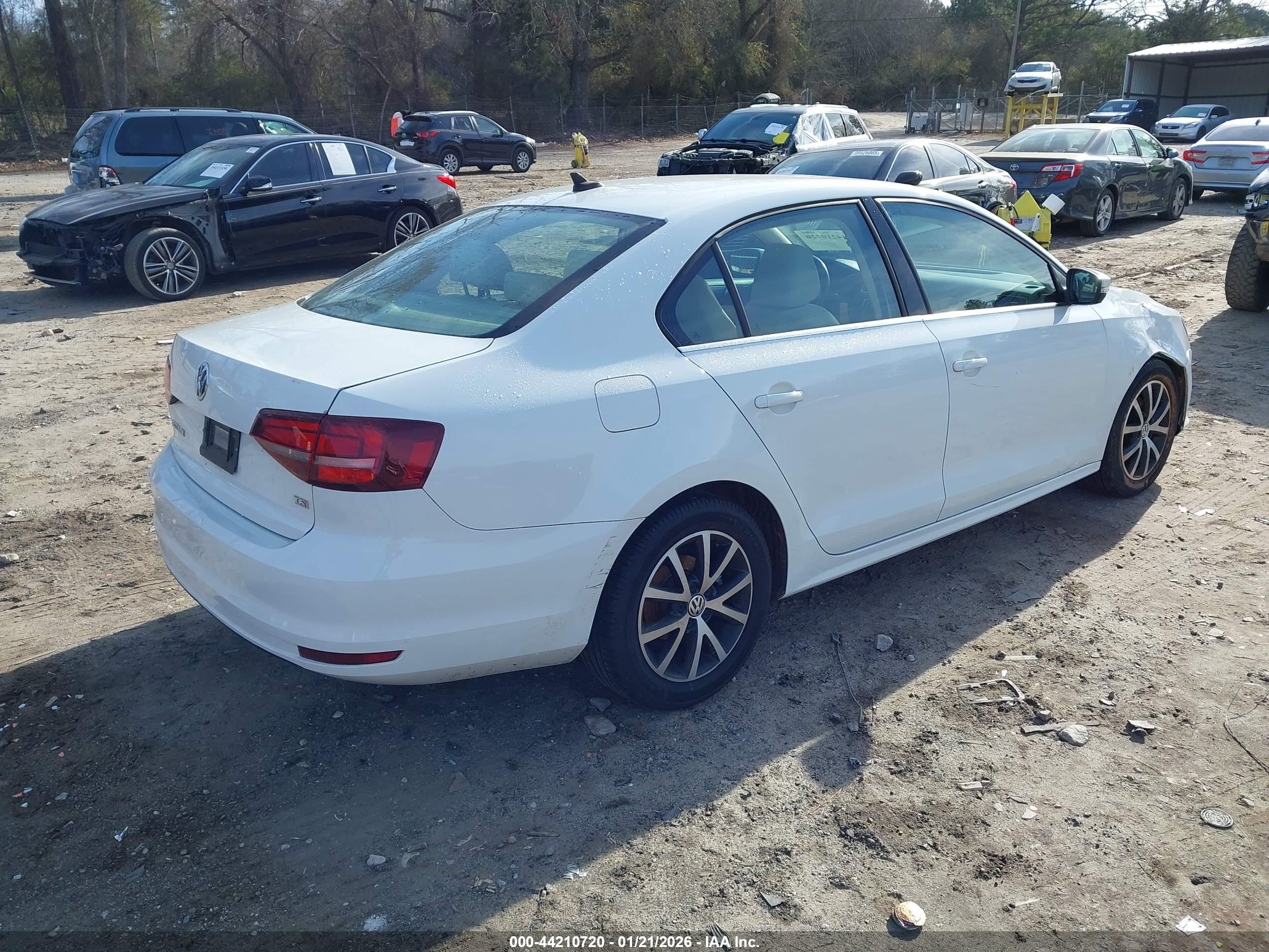VOLKSWAGEN JETTA image 4