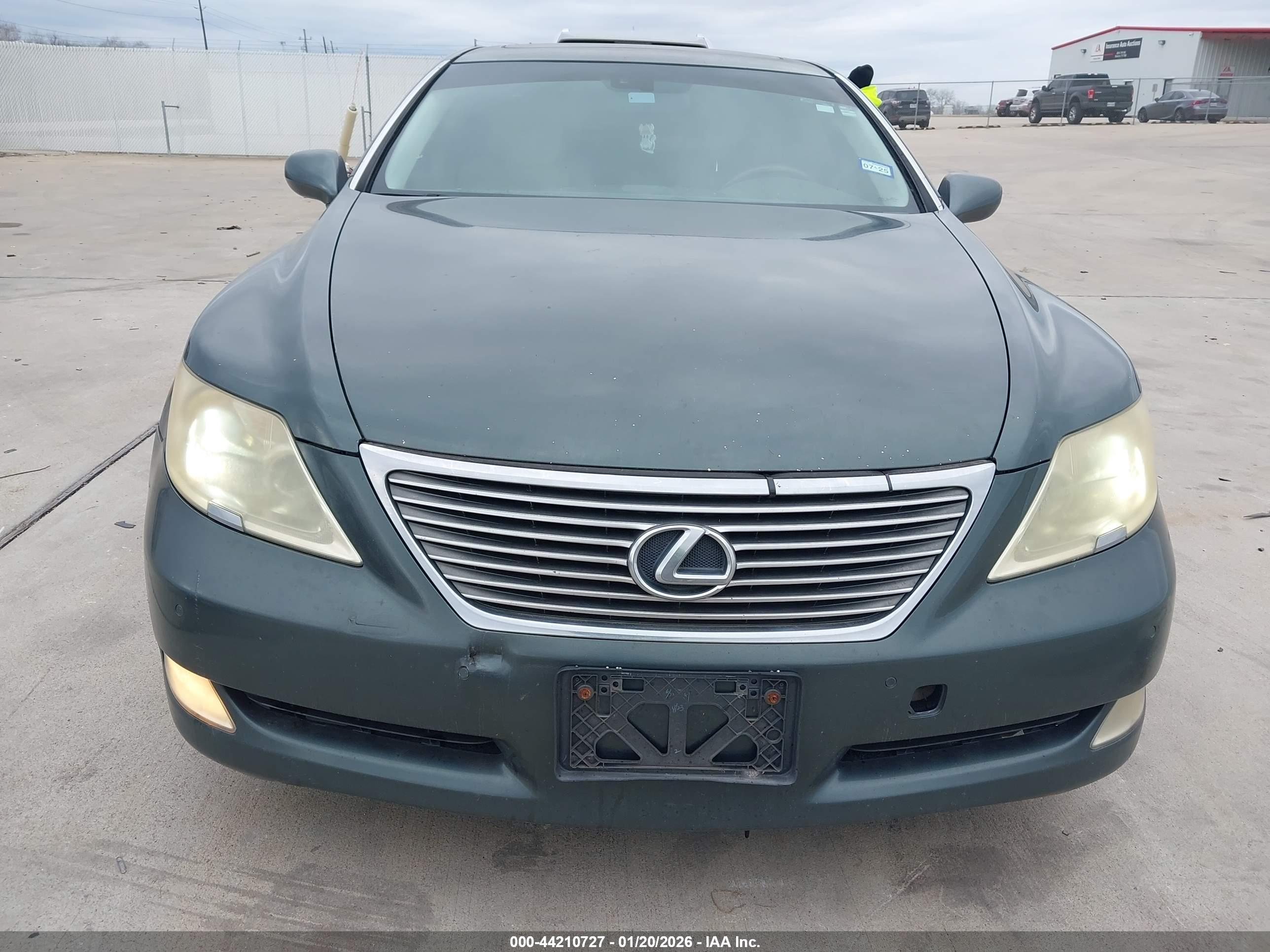 LEXUS LS image 6