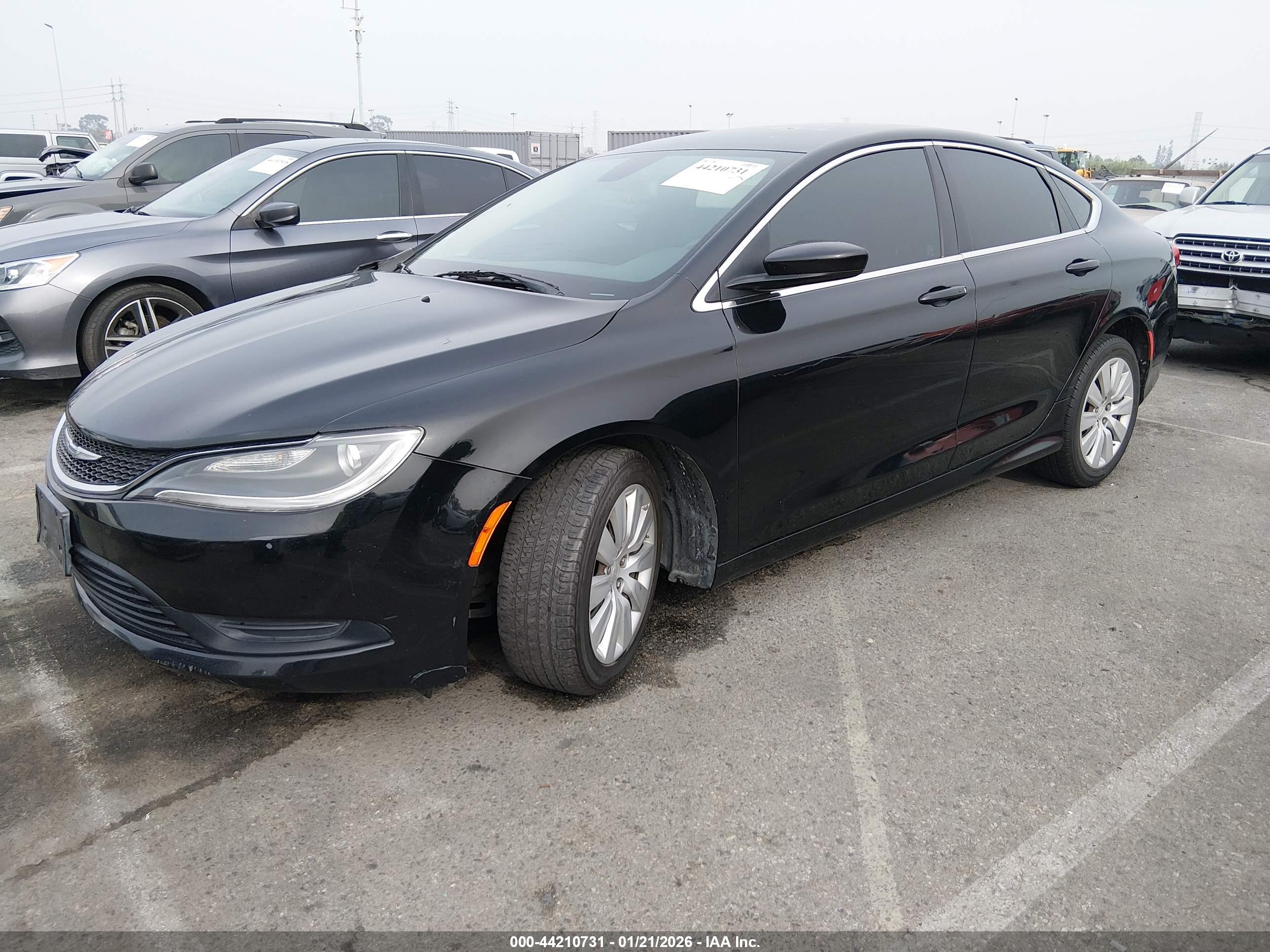 CHRYSLER 200 image 2