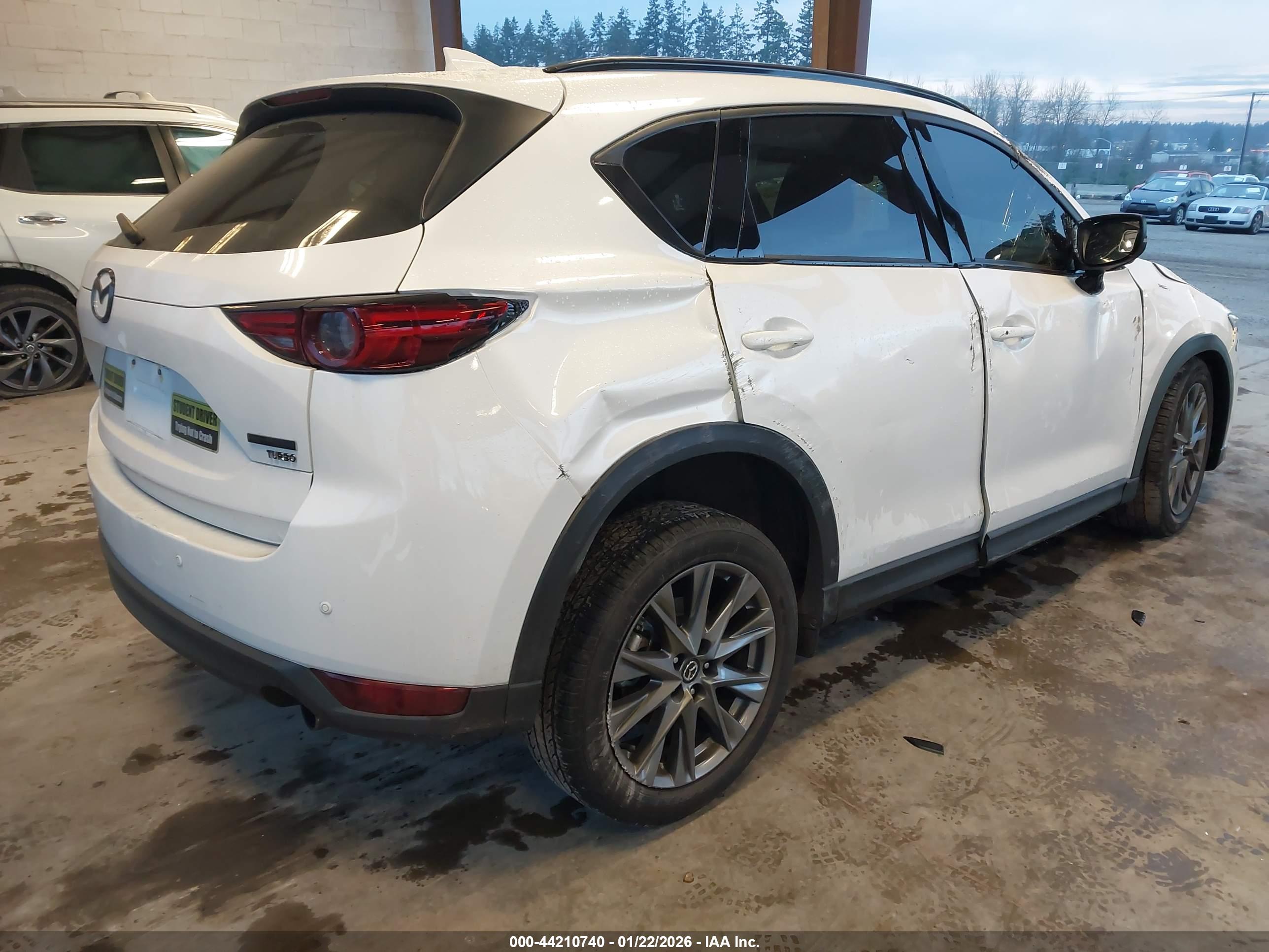 MAZDA CX-5 image 4