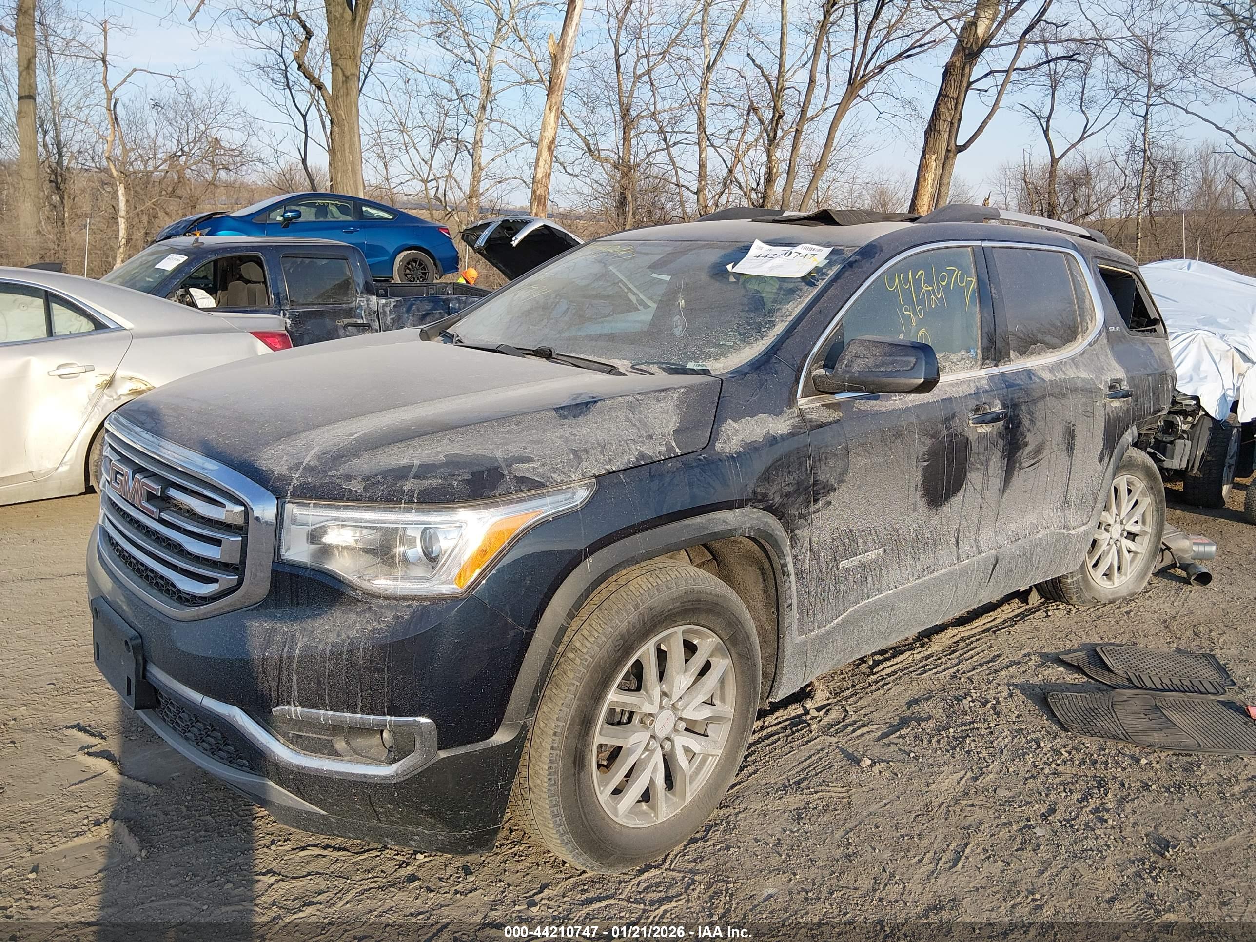 GMC ACADIA image 2