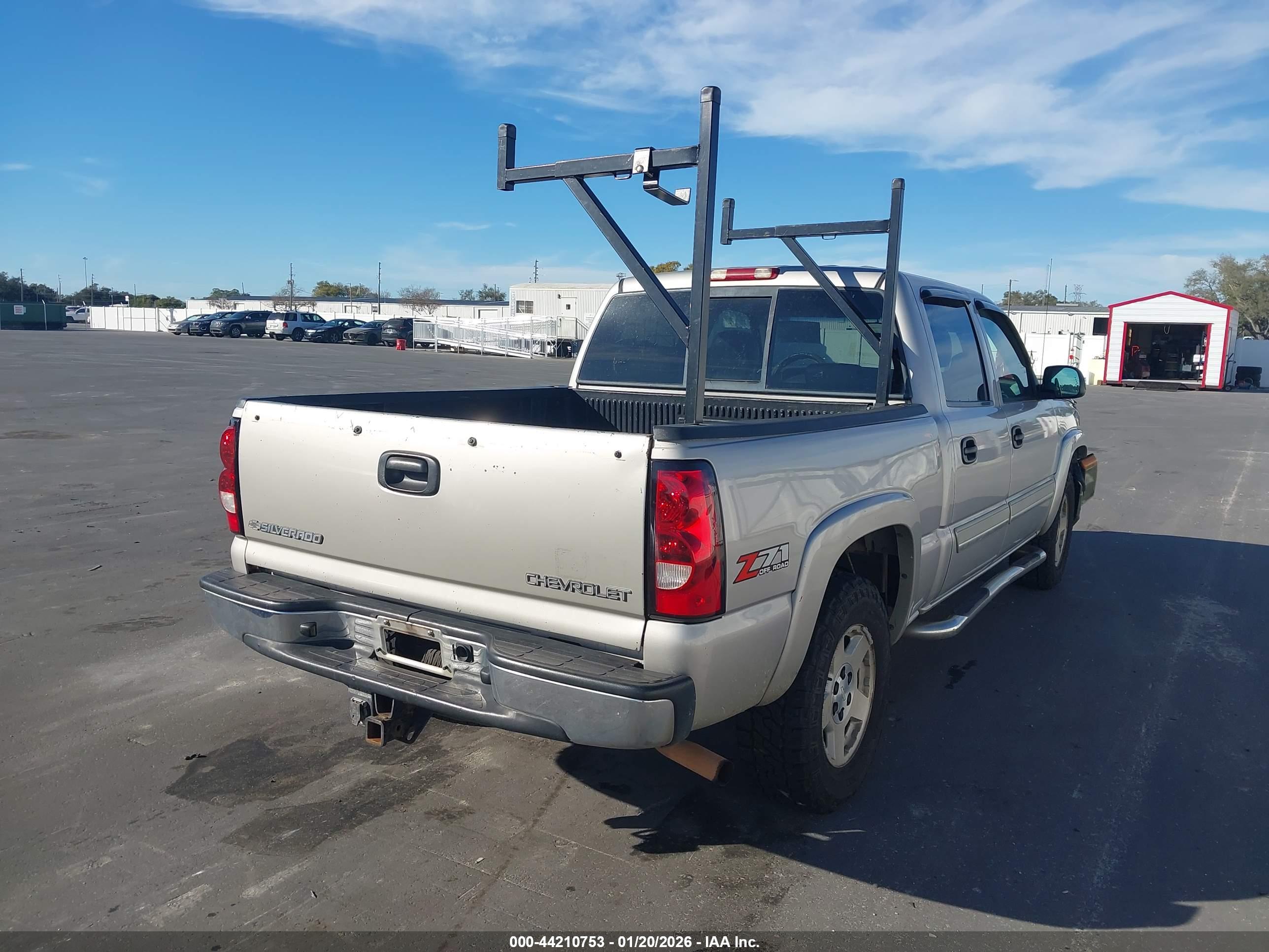 CHEVROLET SILVERADO image 4