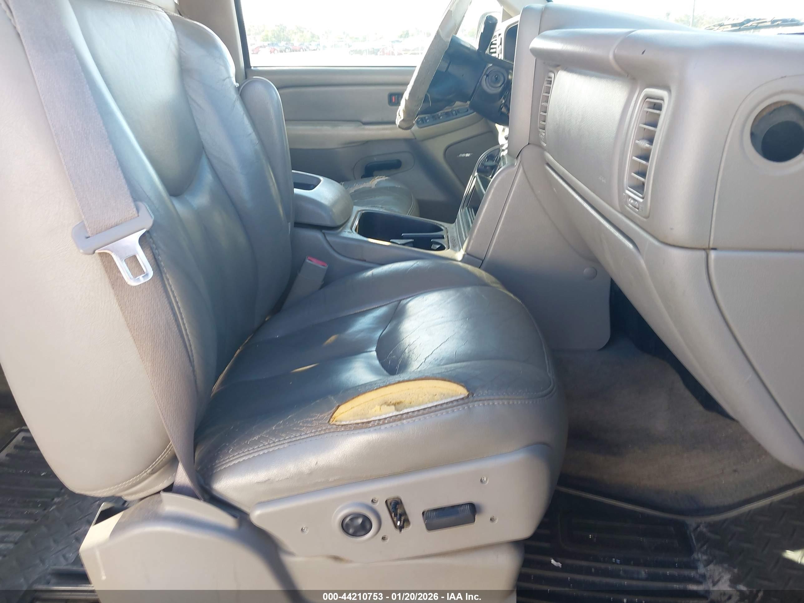 CHEVROLET SILVERADO image 5