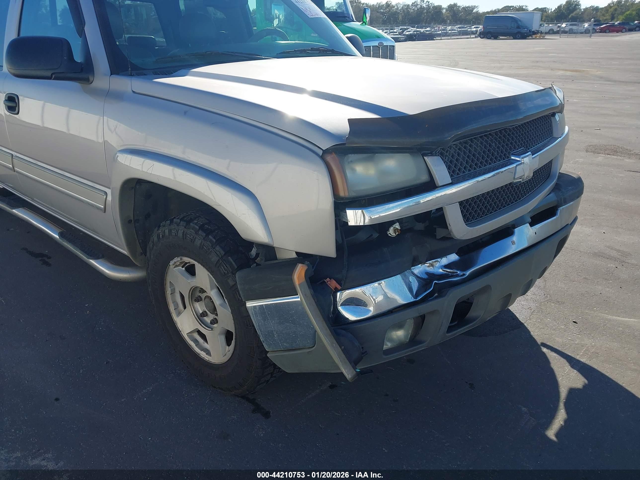 CHEVROLET SILVERADO image 6