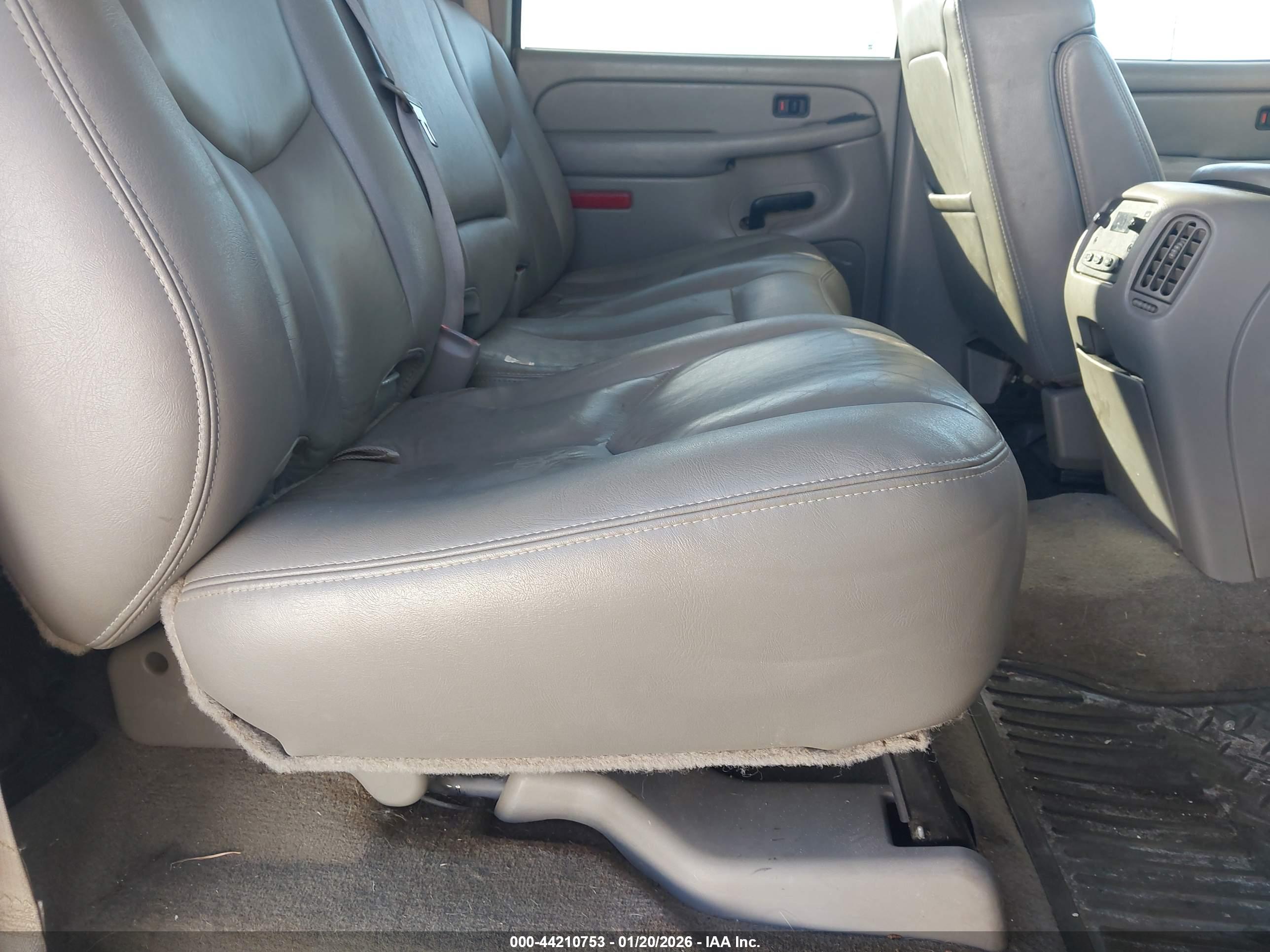 CHEVROLET SILVERADO image 8