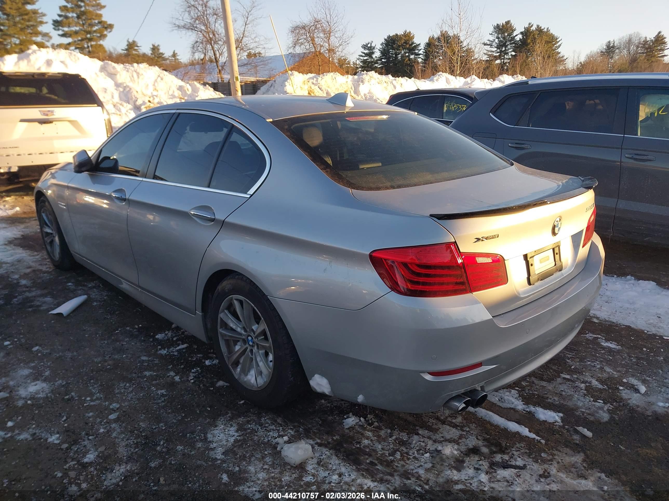 BMW 528I image 3