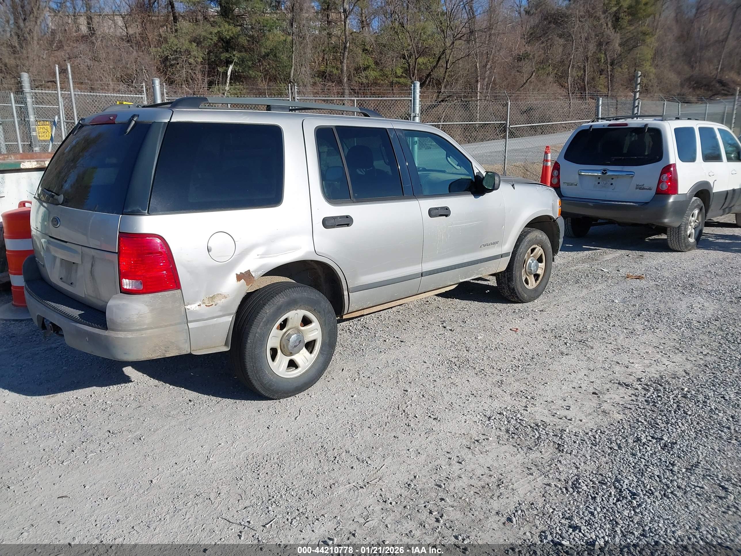 FORD EXPLORER image 4
