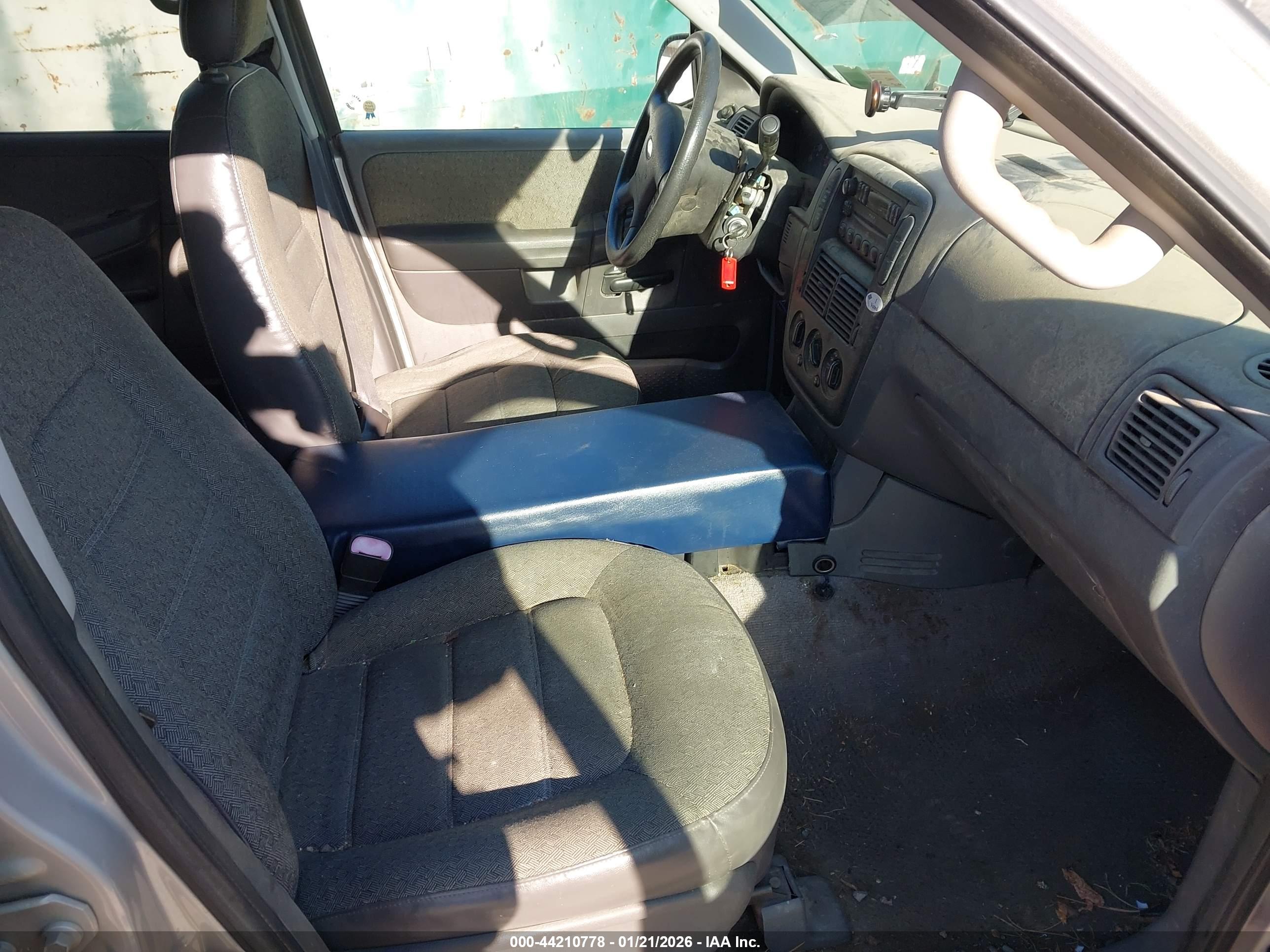 FORD EXPLORER image 5
