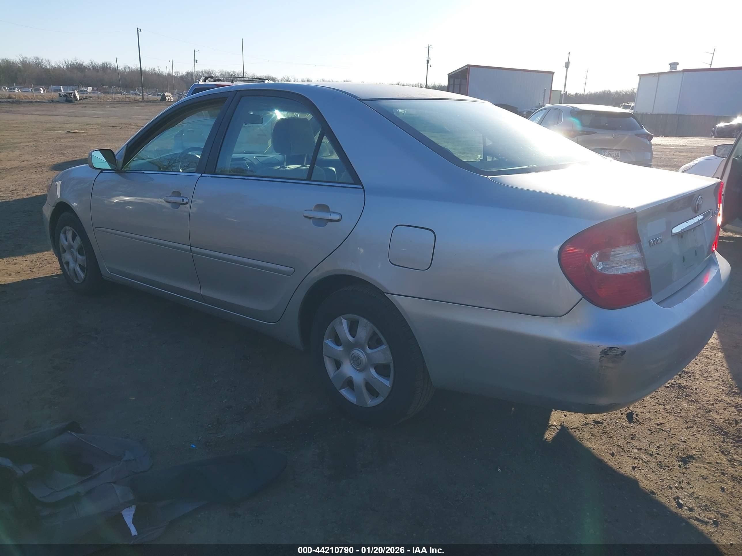 TOYOTA CAMRY image 3