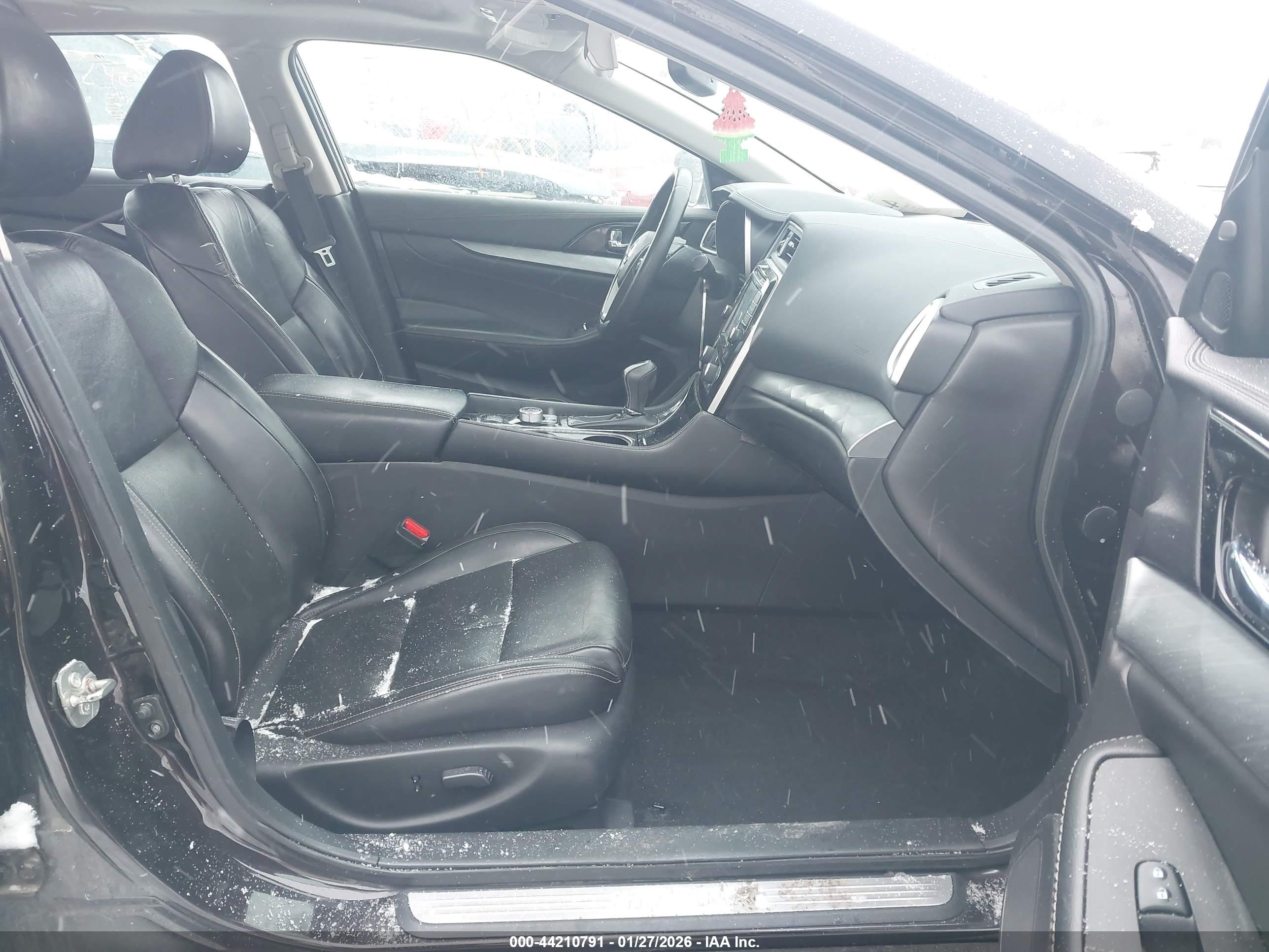 NISSAN MAXIMA image 5