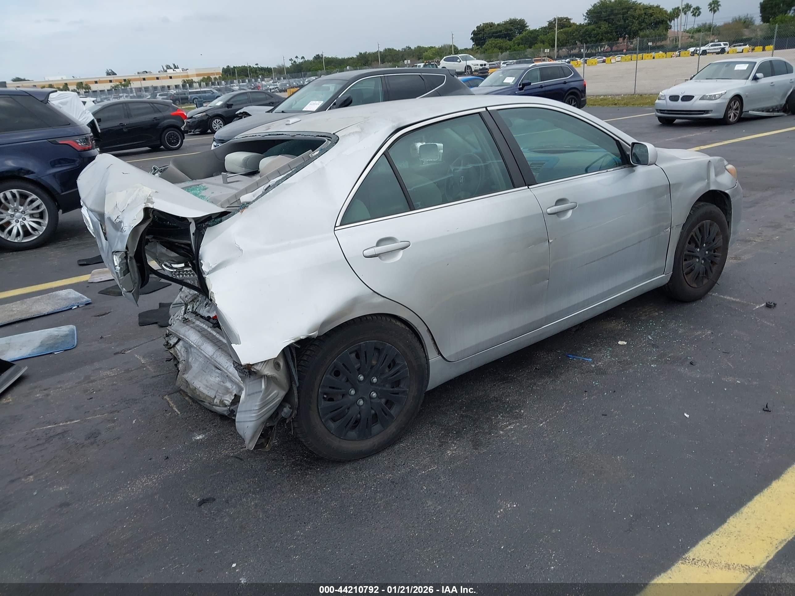 TOYOTA CAMRY image 4