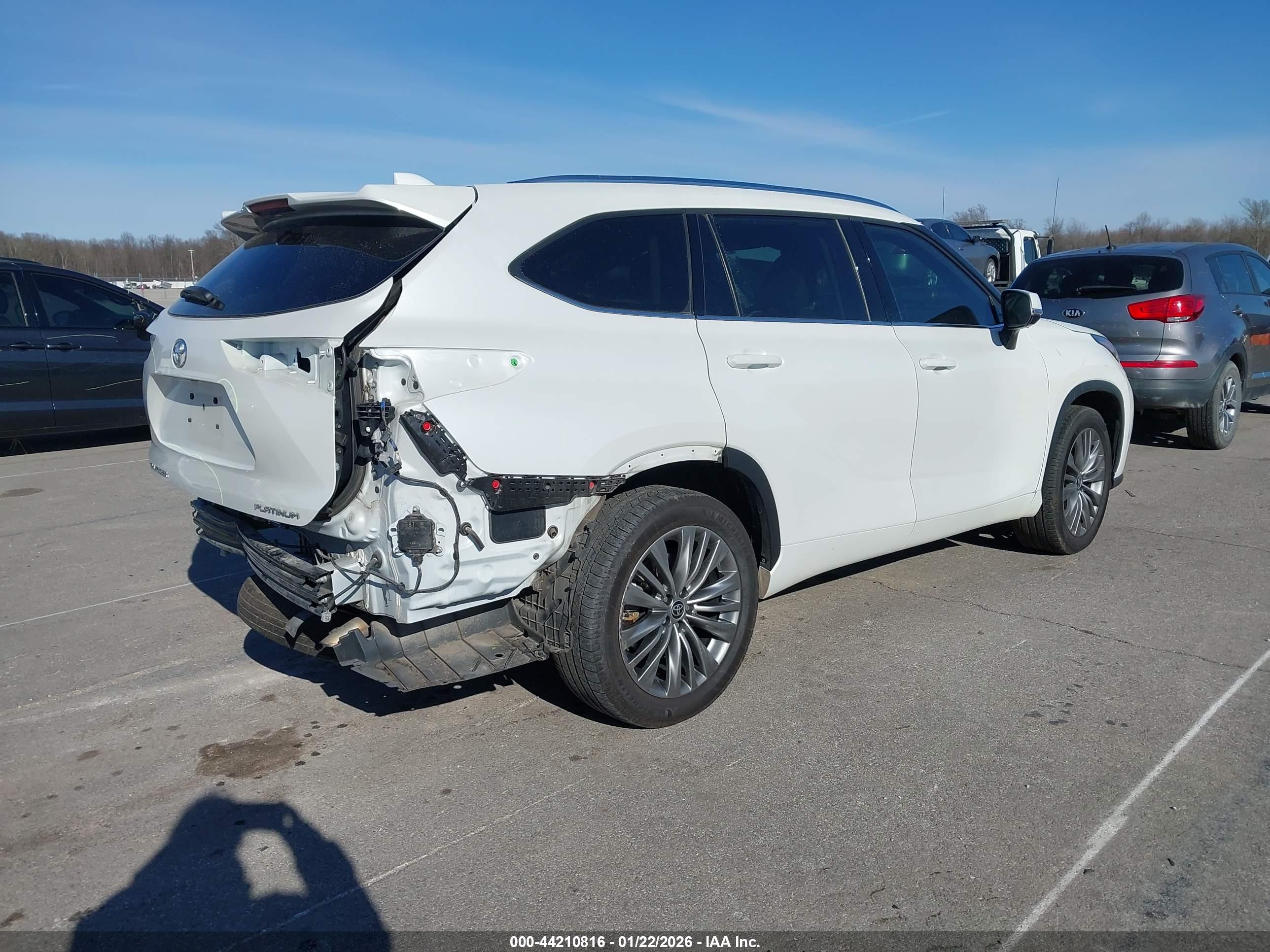 TOYOTA HIGHLANDER image 4