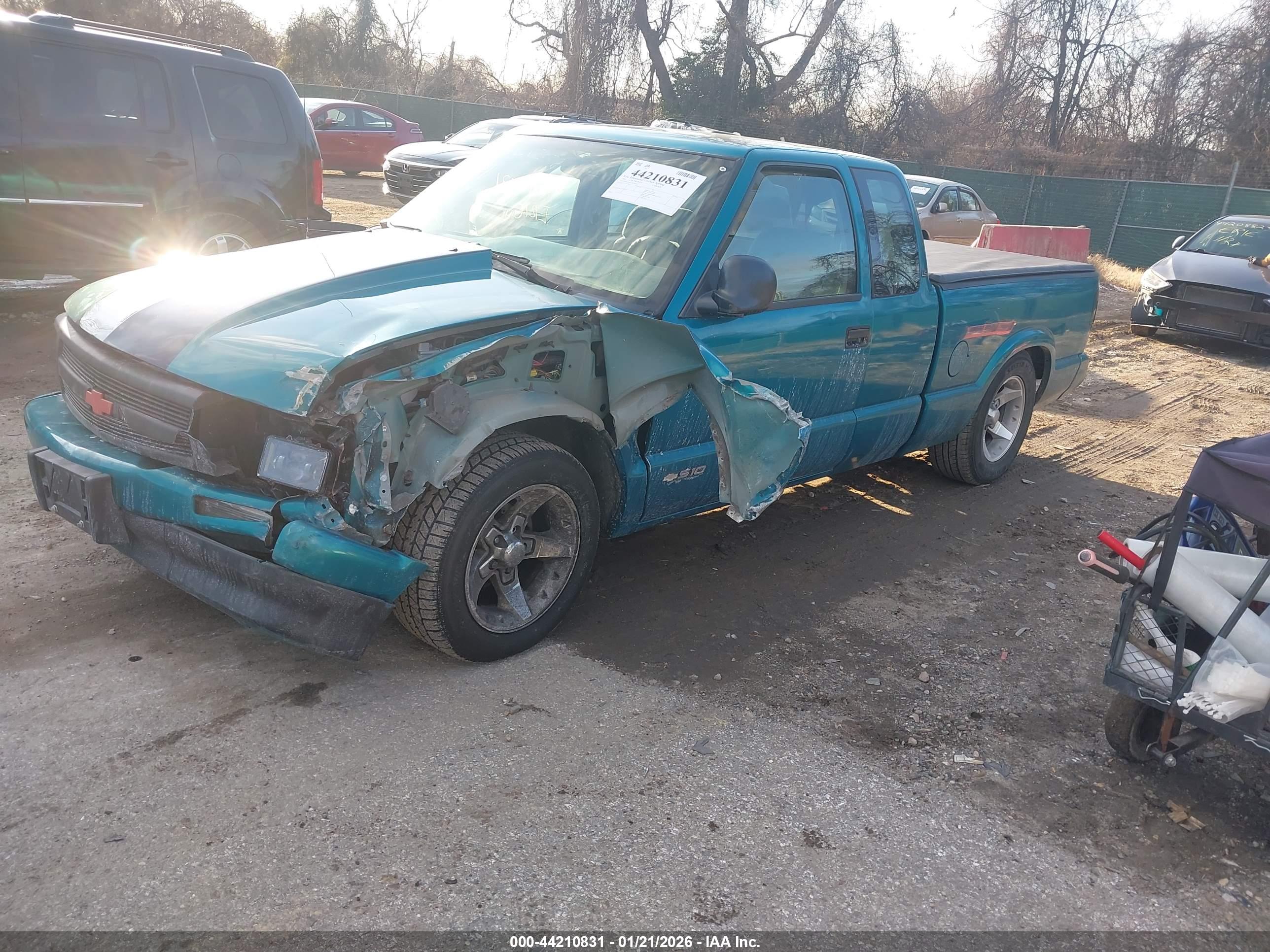 CHEVROLET S image 2