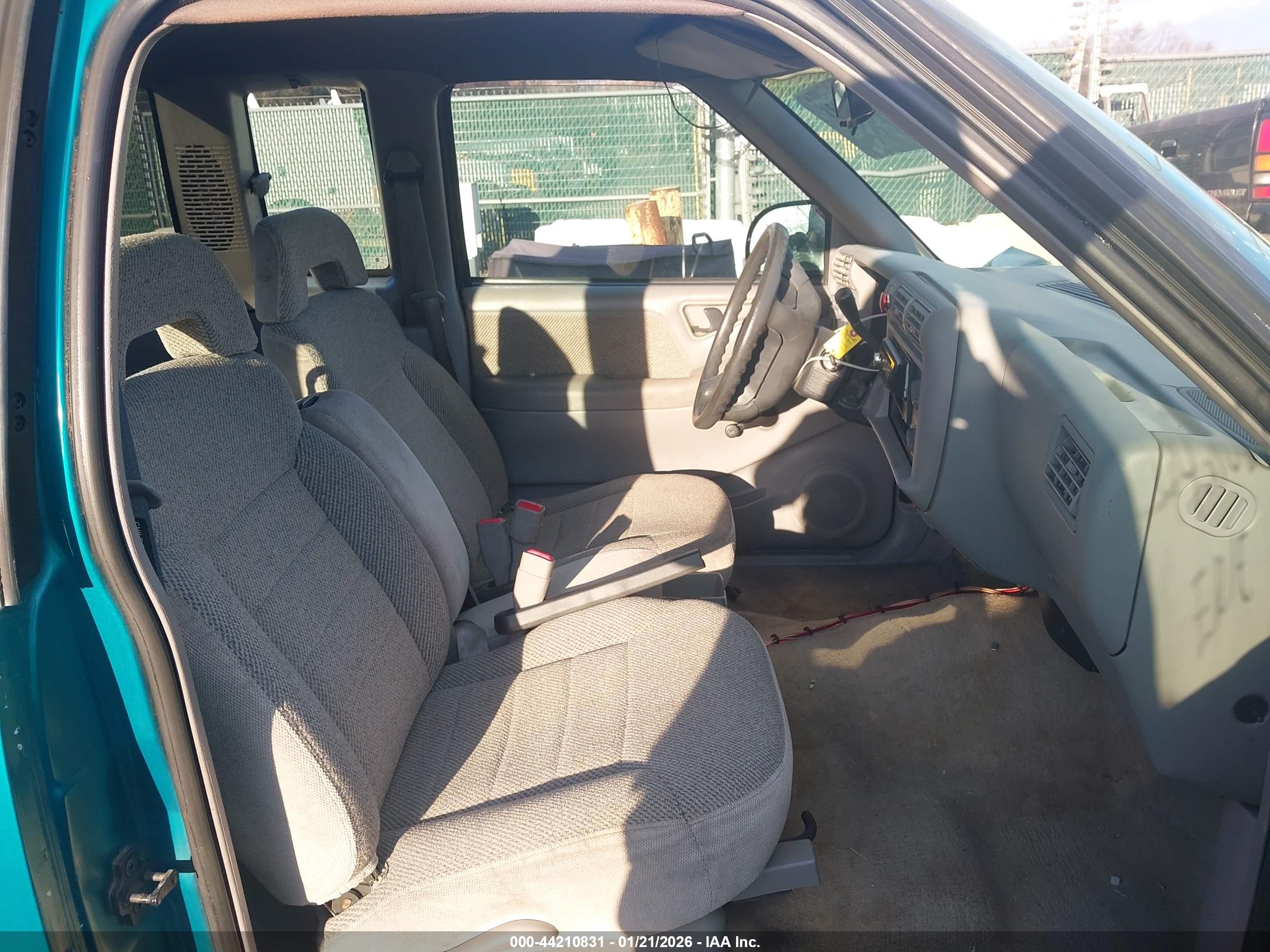 CHEVROLET S image 8
