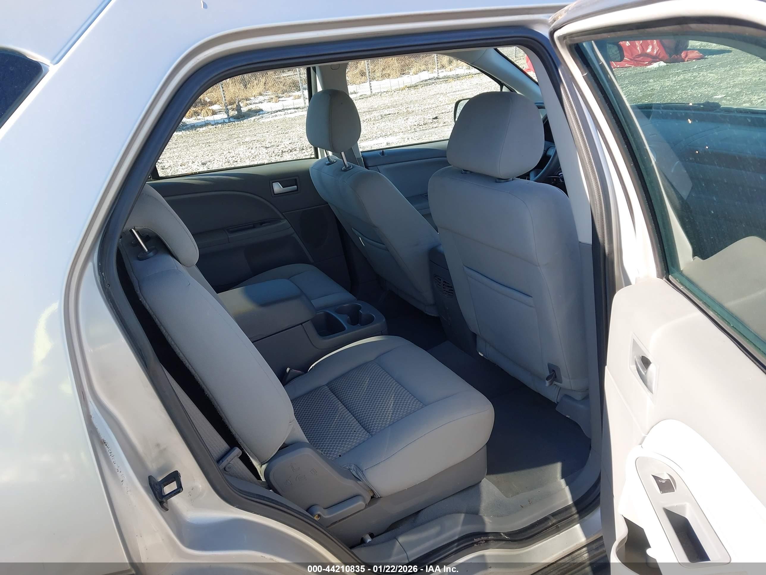 FORD FREESTYLE image 8