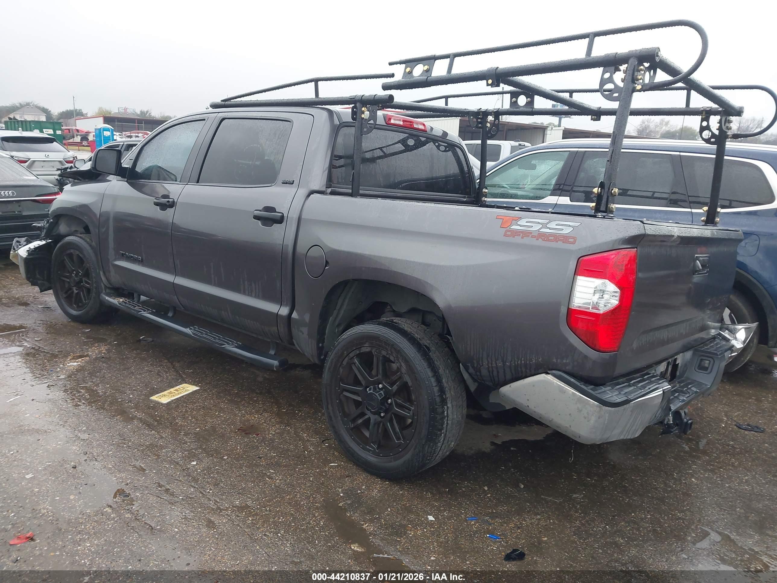 TOYOTA TUNDRA image 3