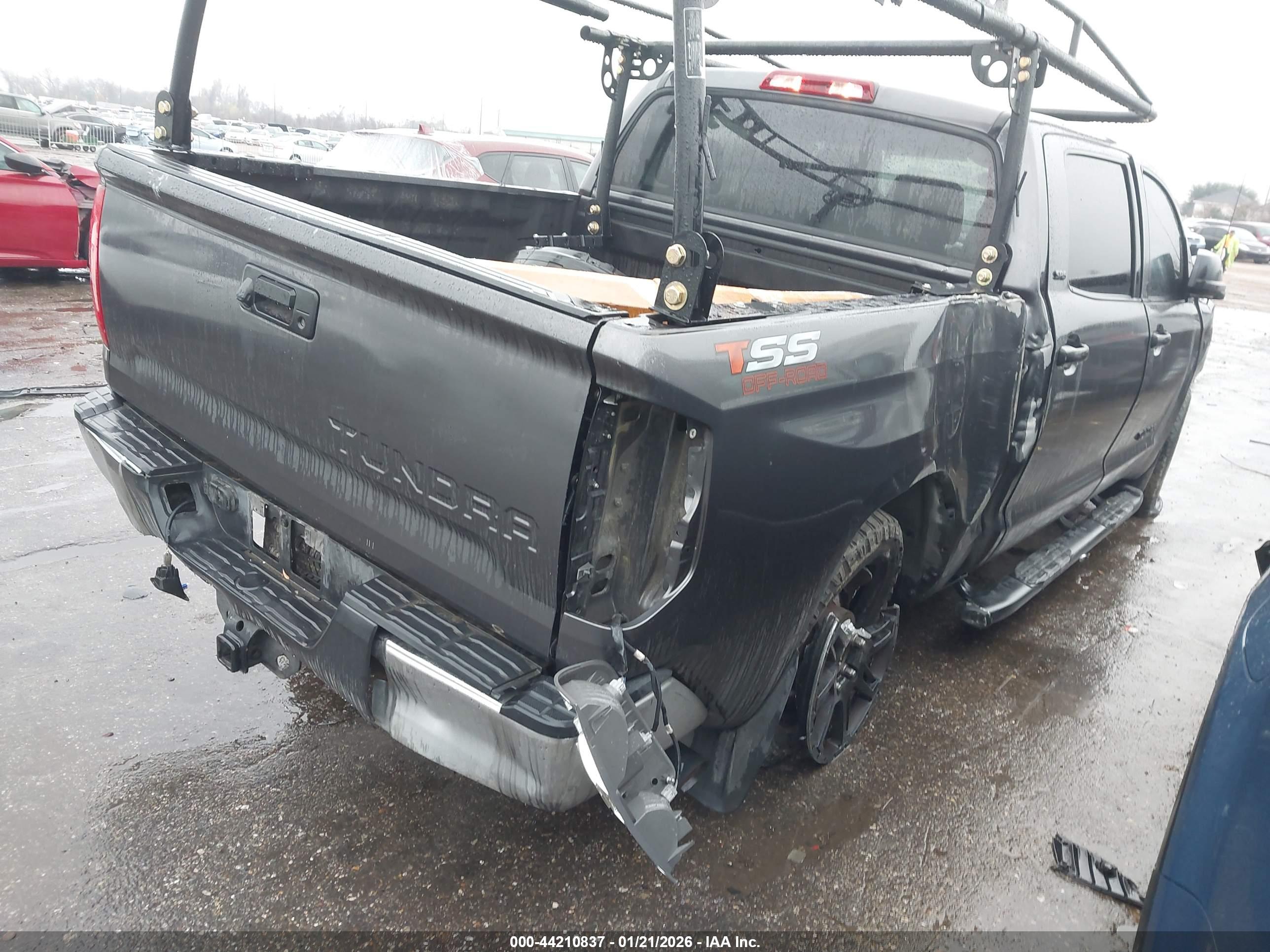 TOYOTA TUNDRA image 4