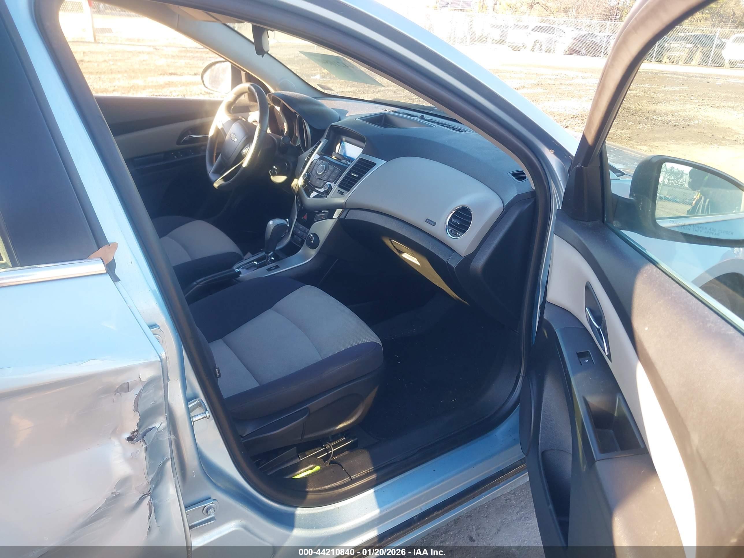 CHEVROLET CRUZE image 5