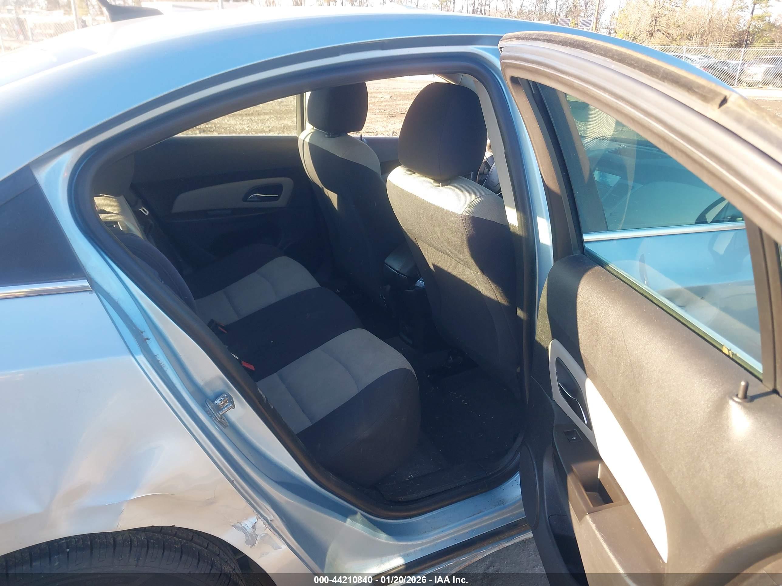 CHEVROLET CRUZE image 8