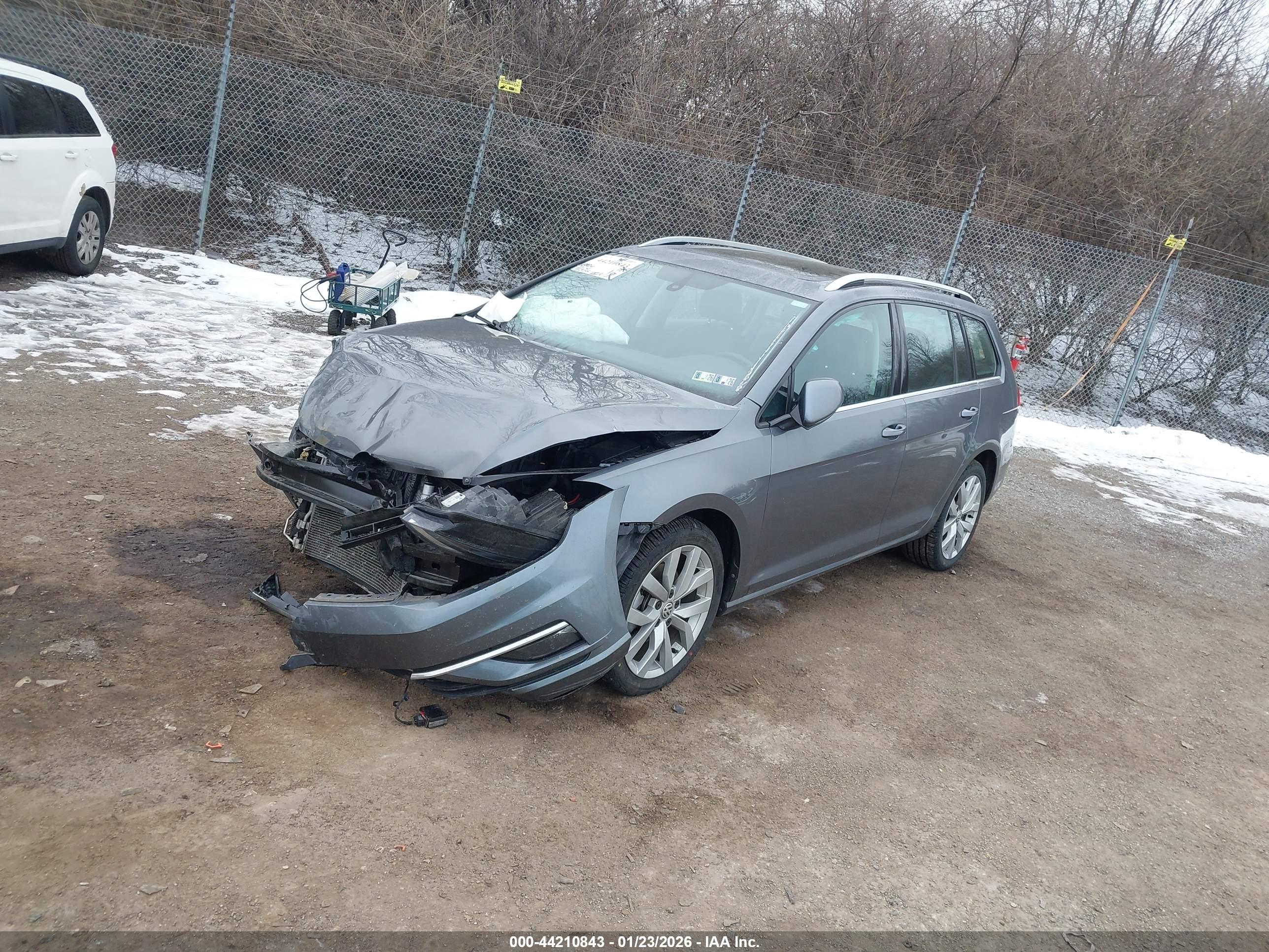 VOLKSWAGEN GOLF image 2