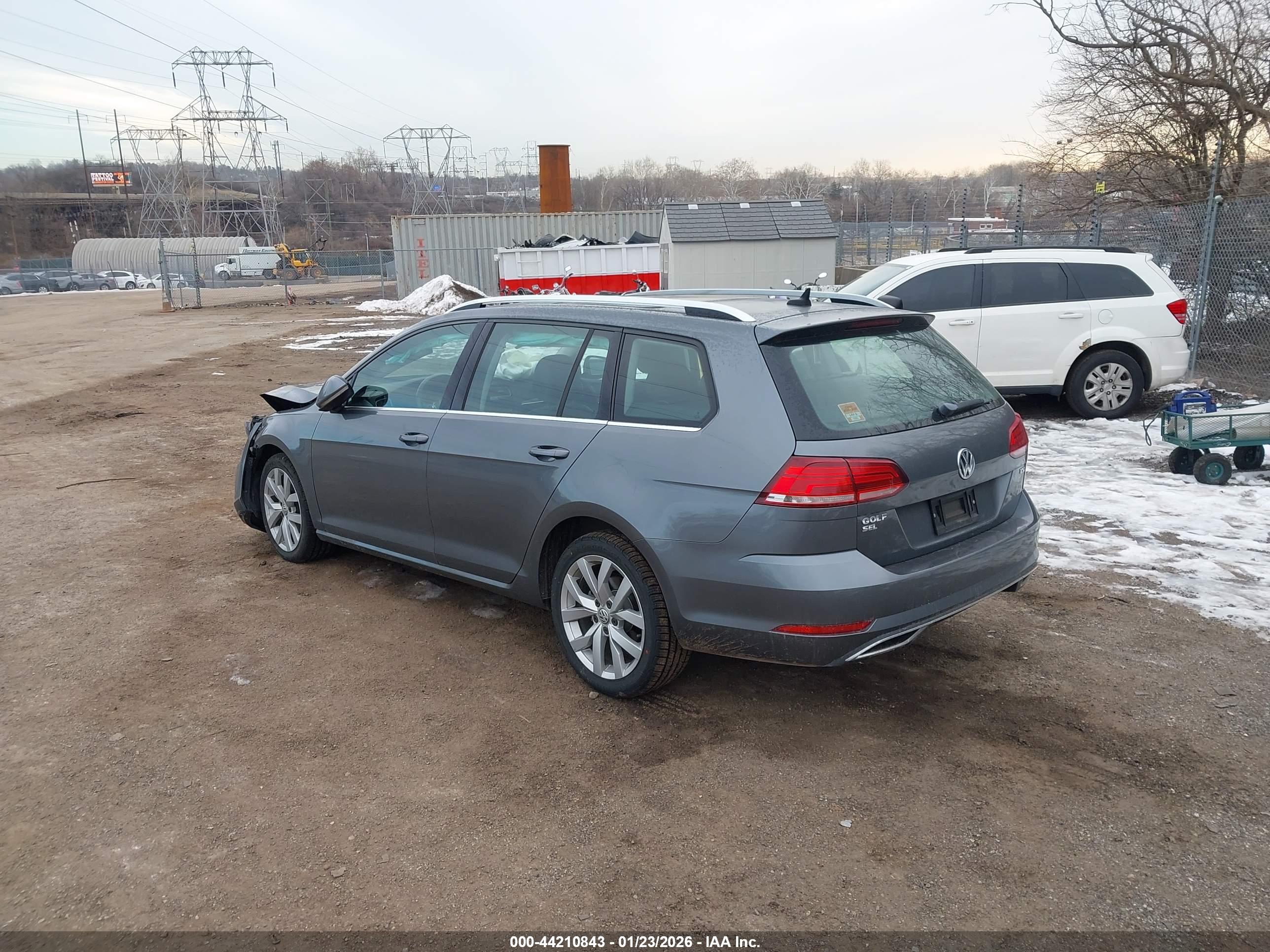 VOLKSWAGEN GOLF image 3
