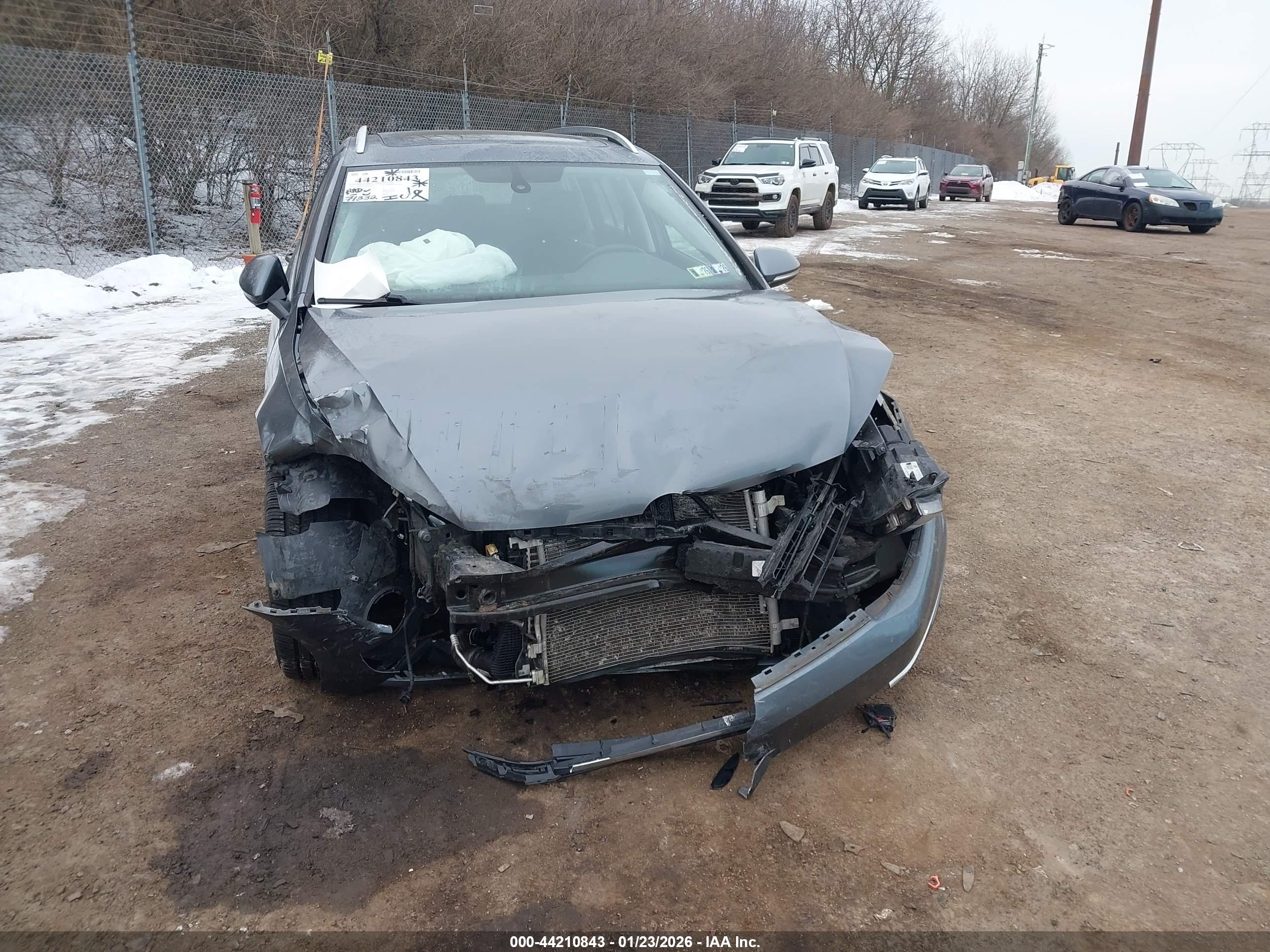 VOLKSWAGEN GOLF image 6