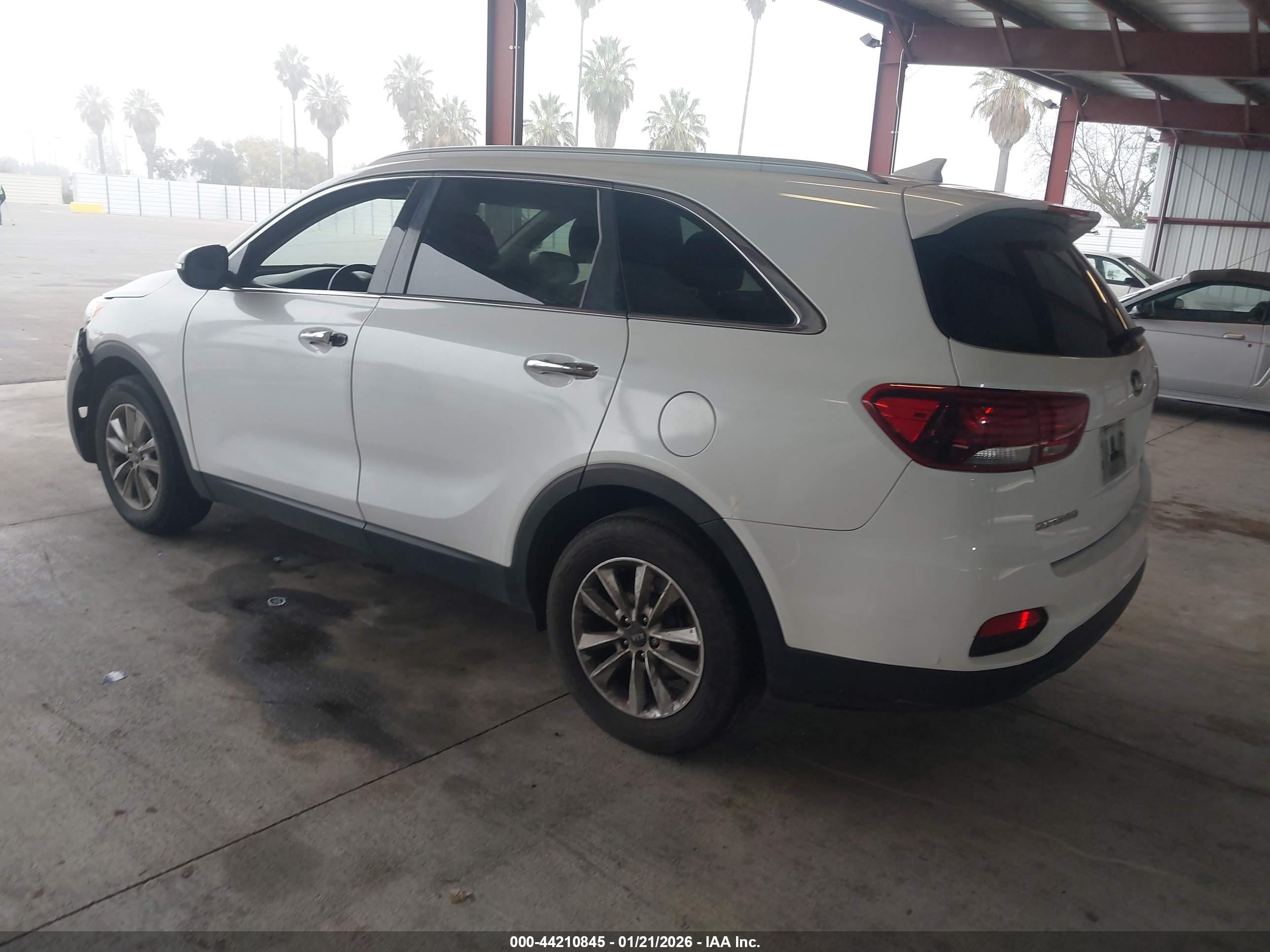 KIA SORENTO image 3