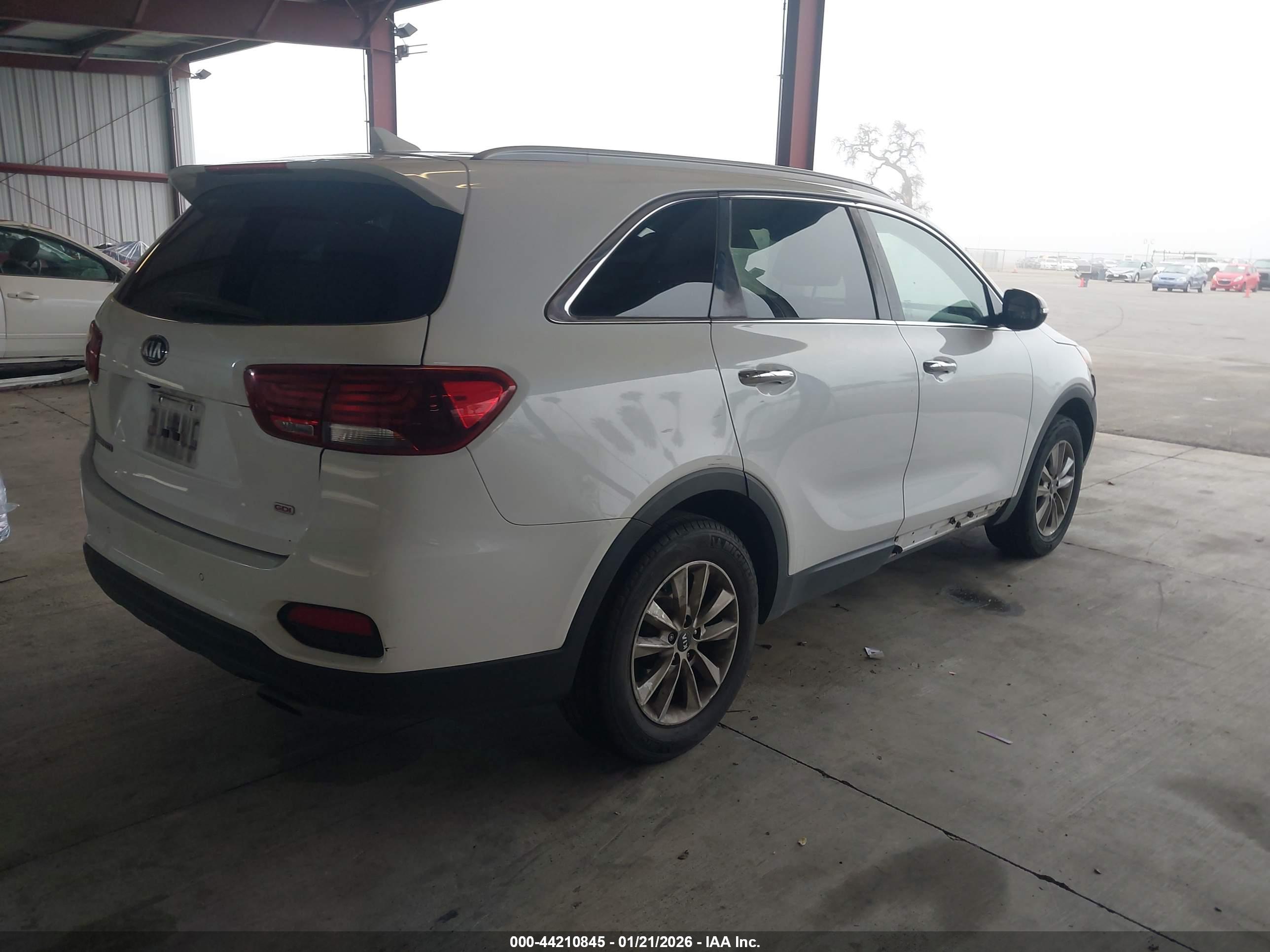 KIA SORENTO image 4