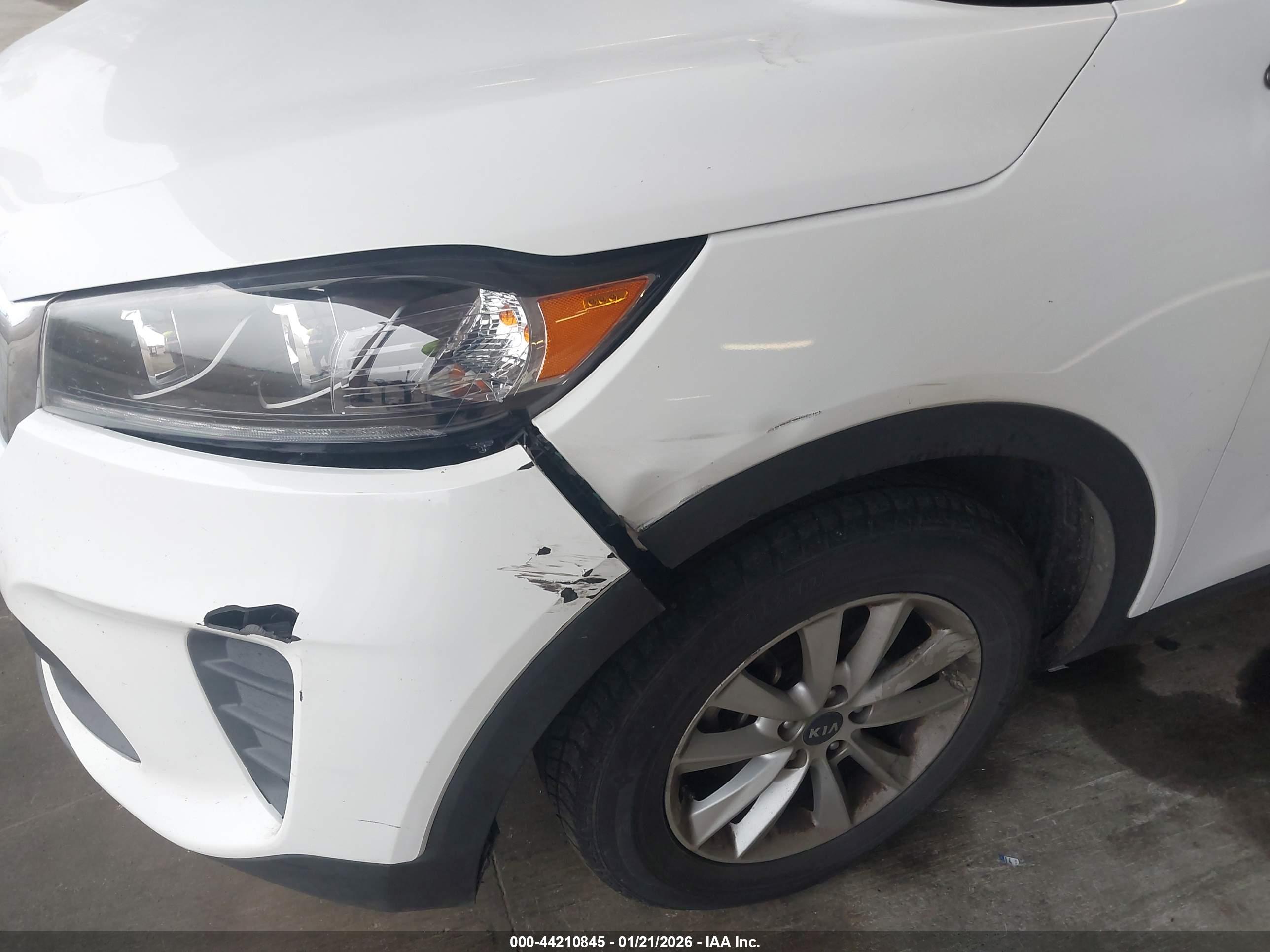 KIA SORENTO image 6