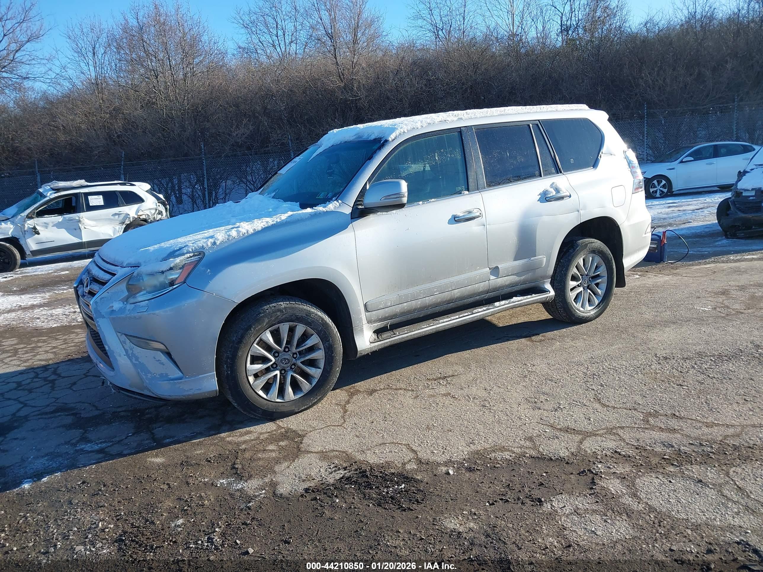 LEXUS GX image 2